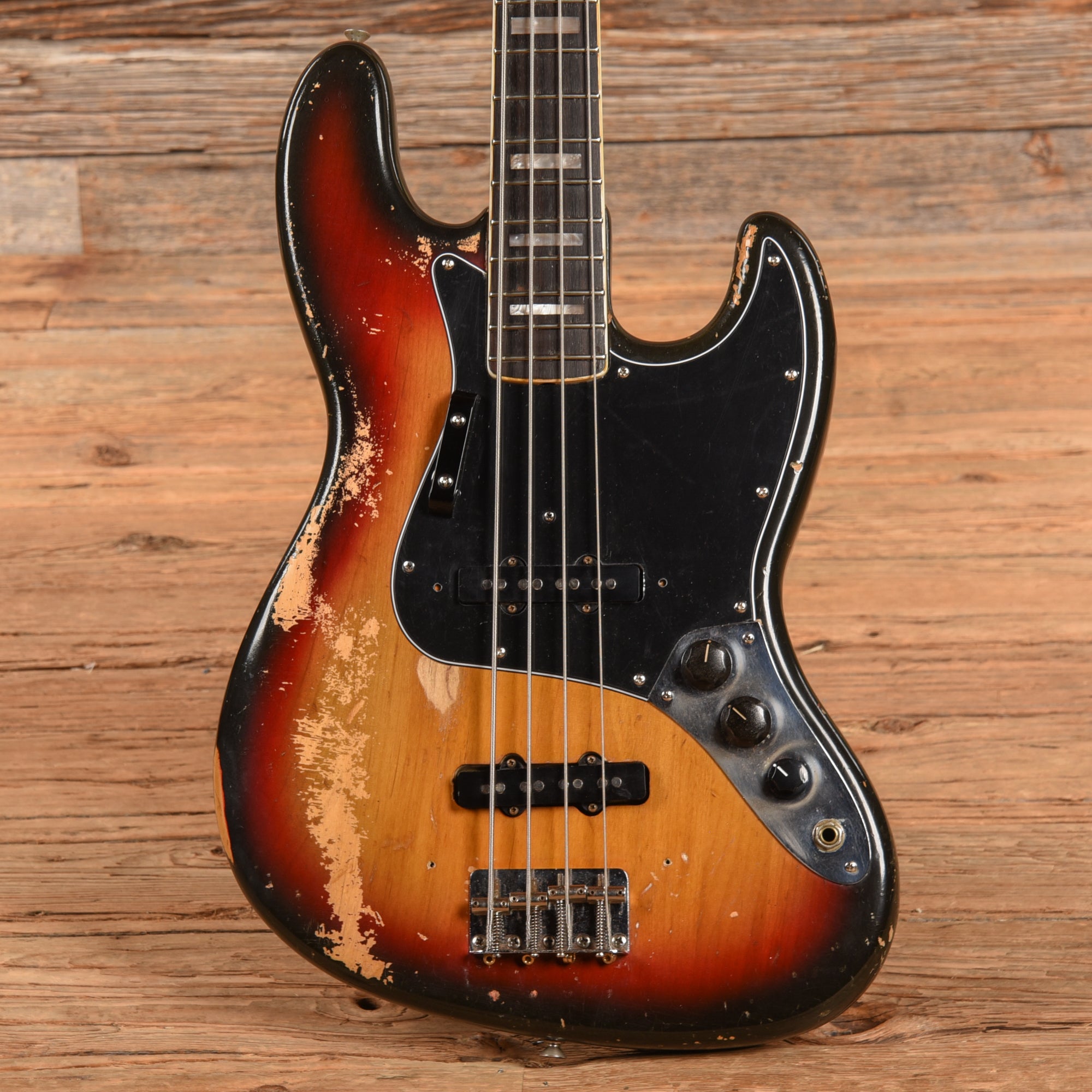 Fender Jazz Bass Sunburst 1974 Bass Guitars / 4-String
