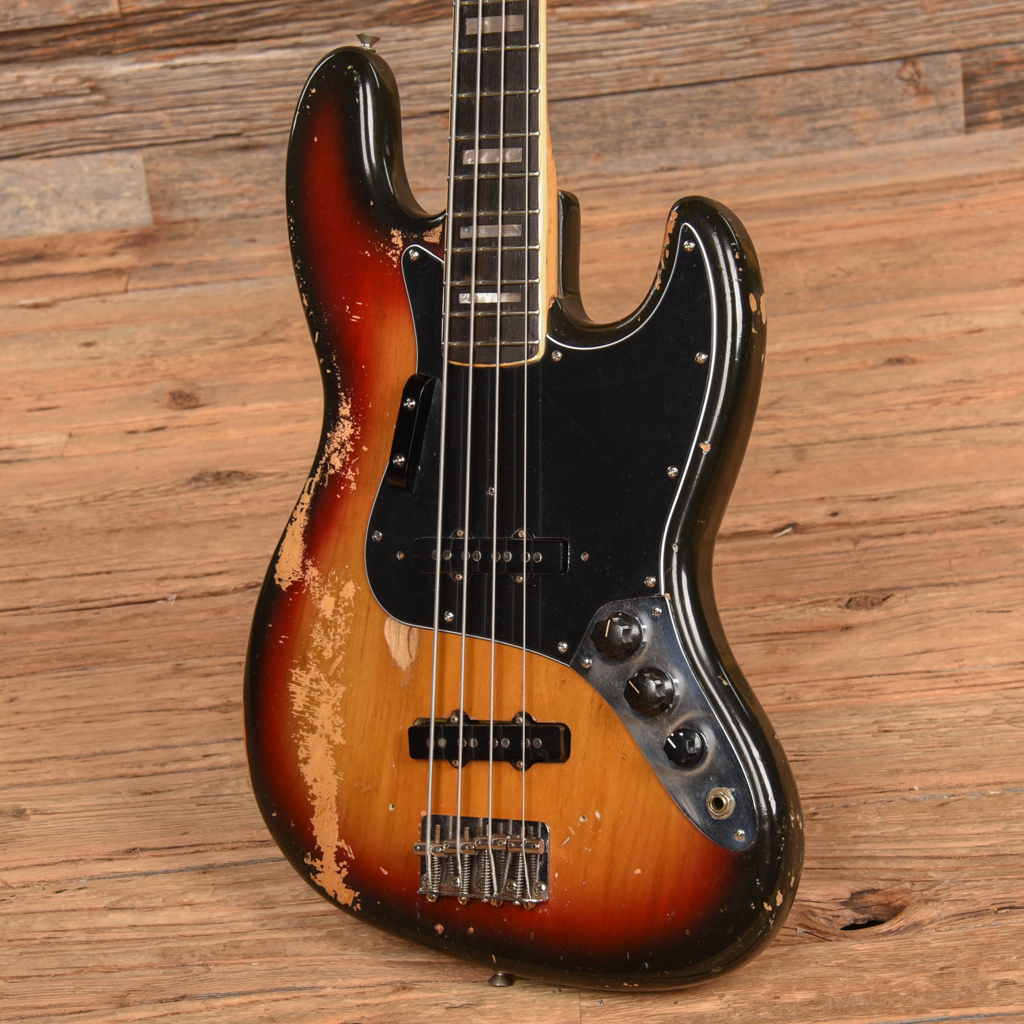 Fender Jazz Bass Sunburst 1974 Bass Guitars / 4-String