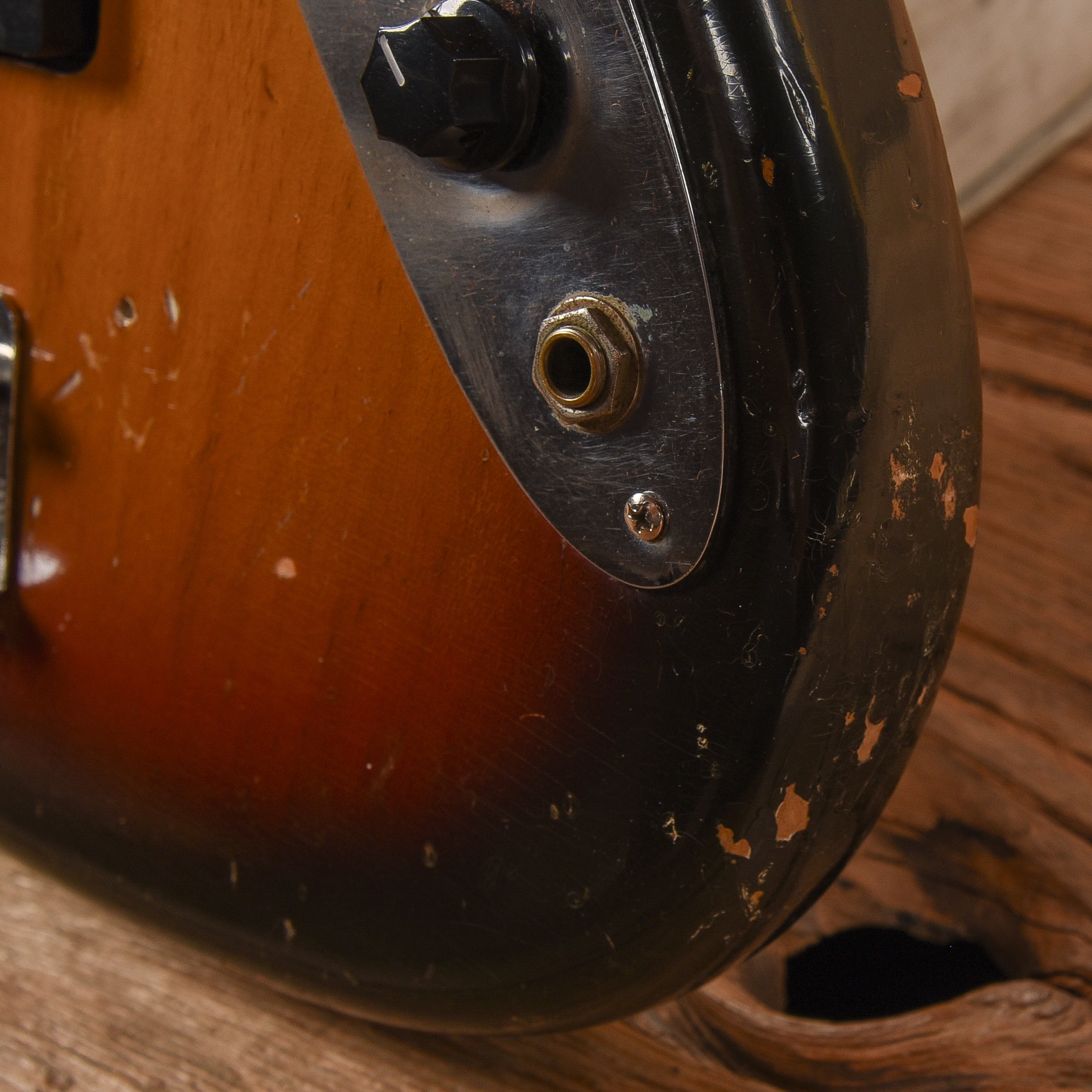 Fender Jazz Bass Sunburst 1974 Bass Guitars / 4-String