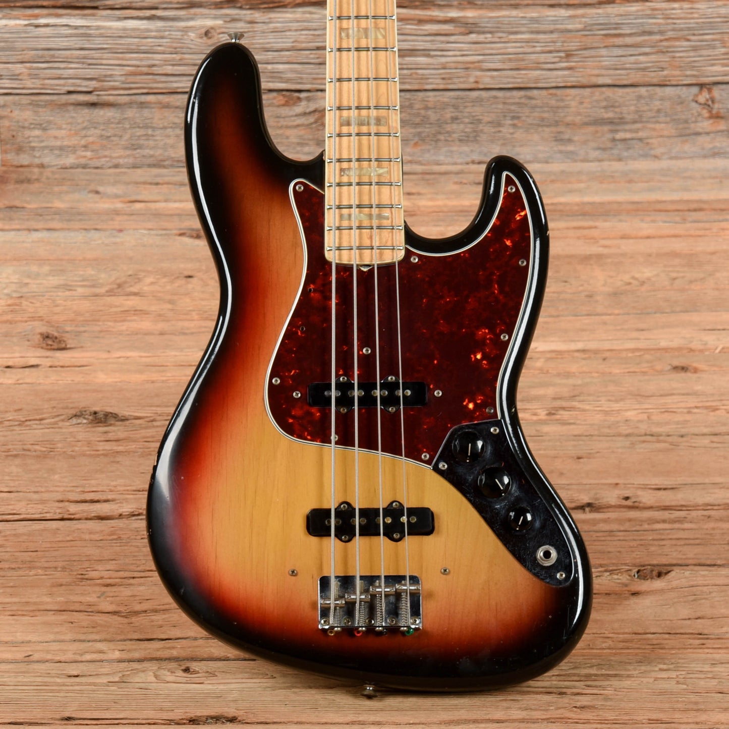 Fender Jazz Bass Sunburst 1974 Bass Guitars / 4-String