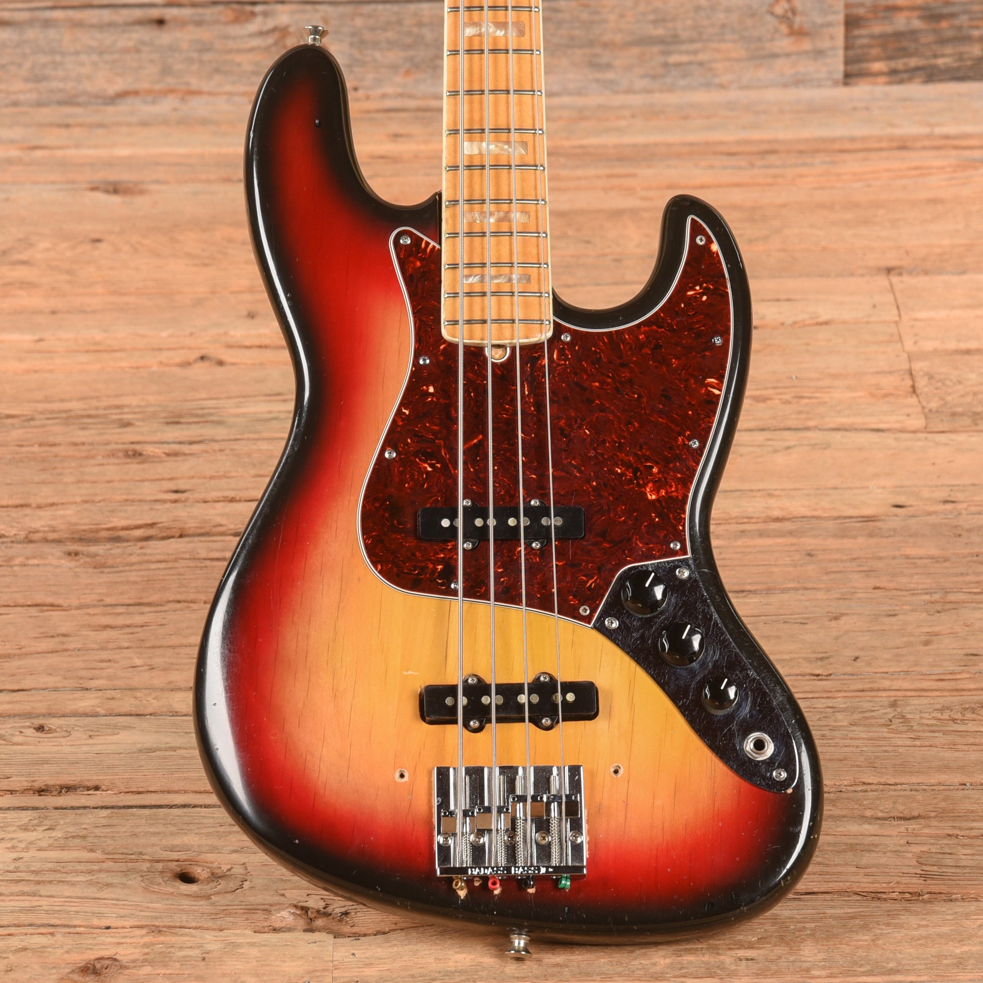 Fender Jazz Bass Sunburst 1974 Bass Guitars / 4-String