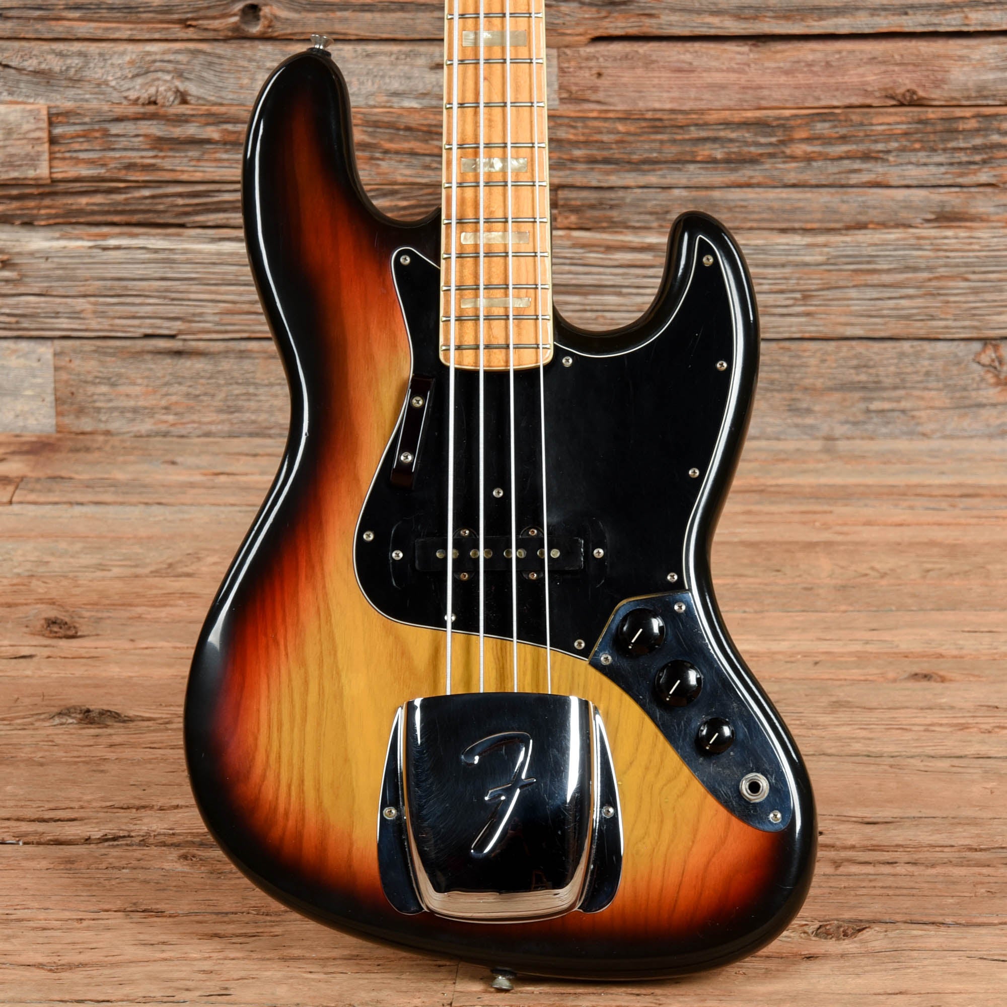 Fender Jazz Bass Sunburst 1975 Bass Guitars / 4-String
