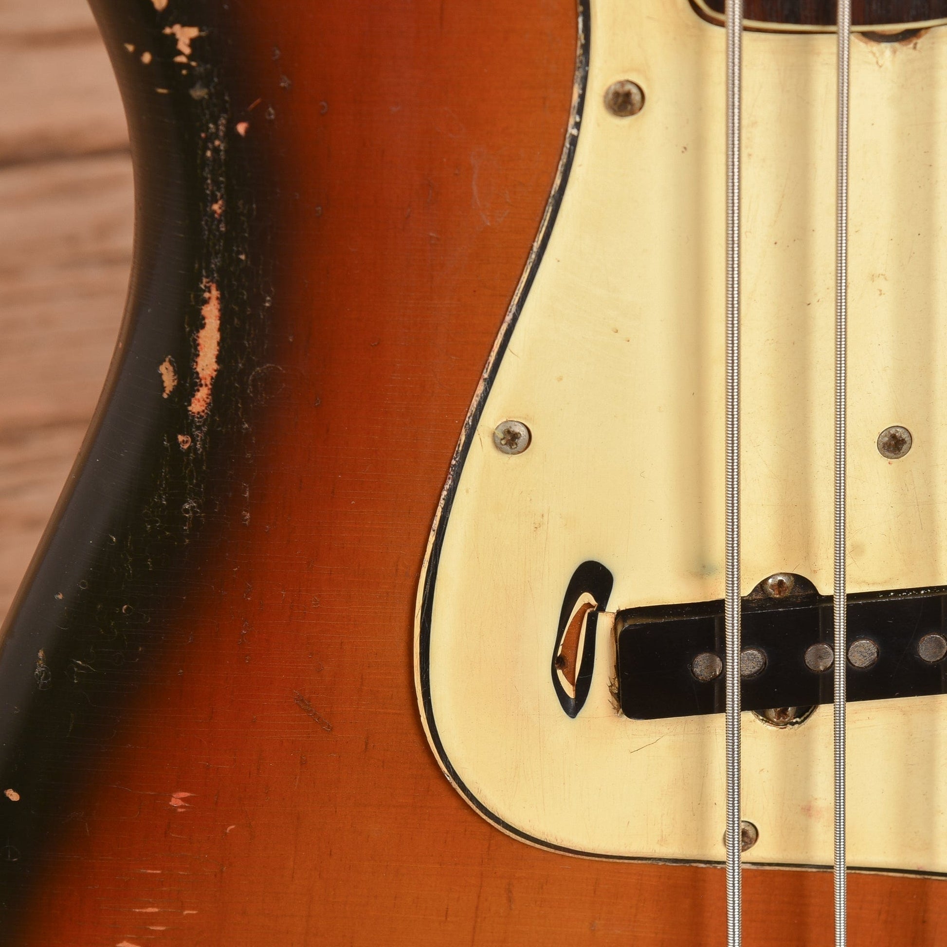 Fender Jazz Bass w/1966 Neck and 1974 Body Sunburst Bass Guitars / 4-String