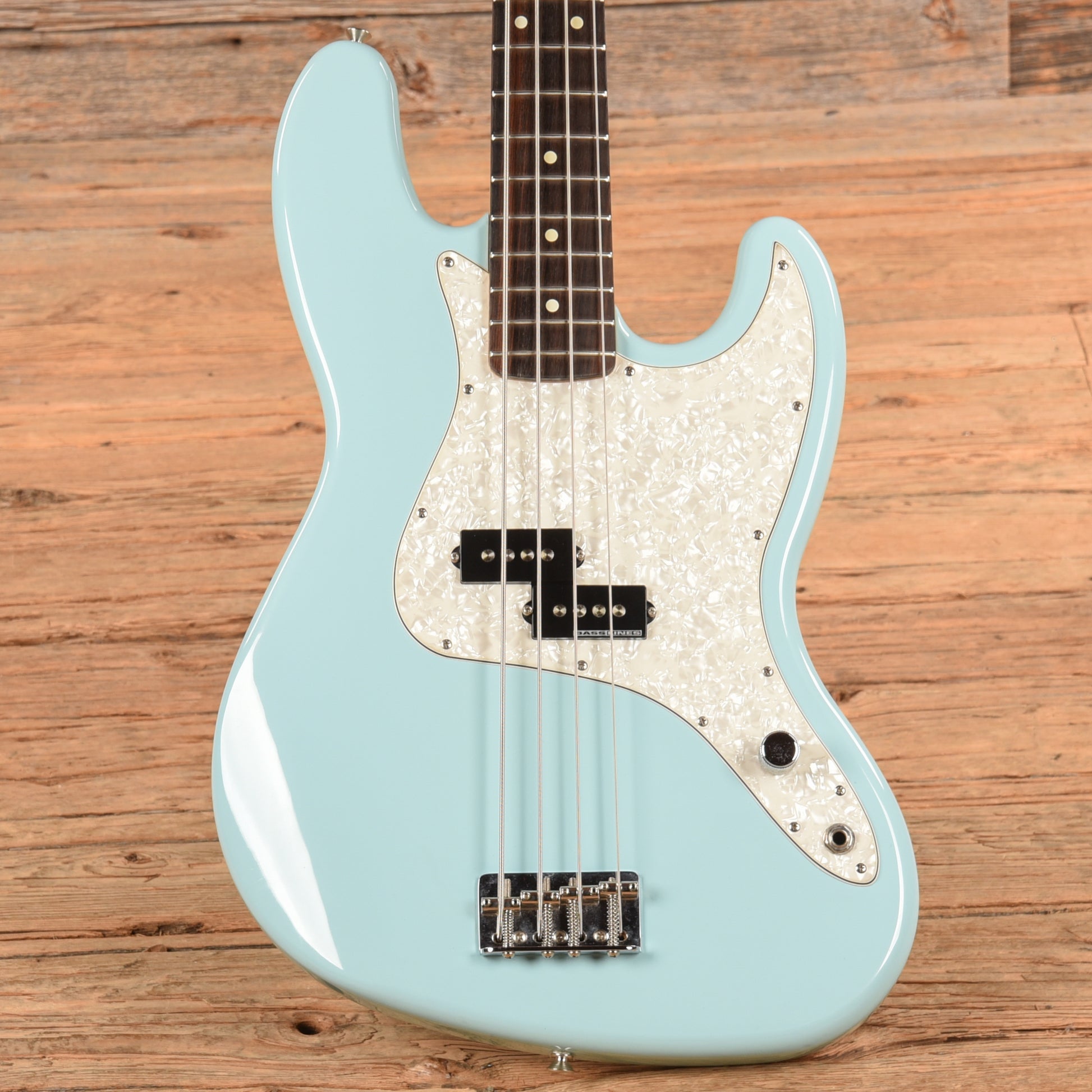 Fender Mark Hoppus Bass Daphne Blue 2002 – Chicago Music Exchange