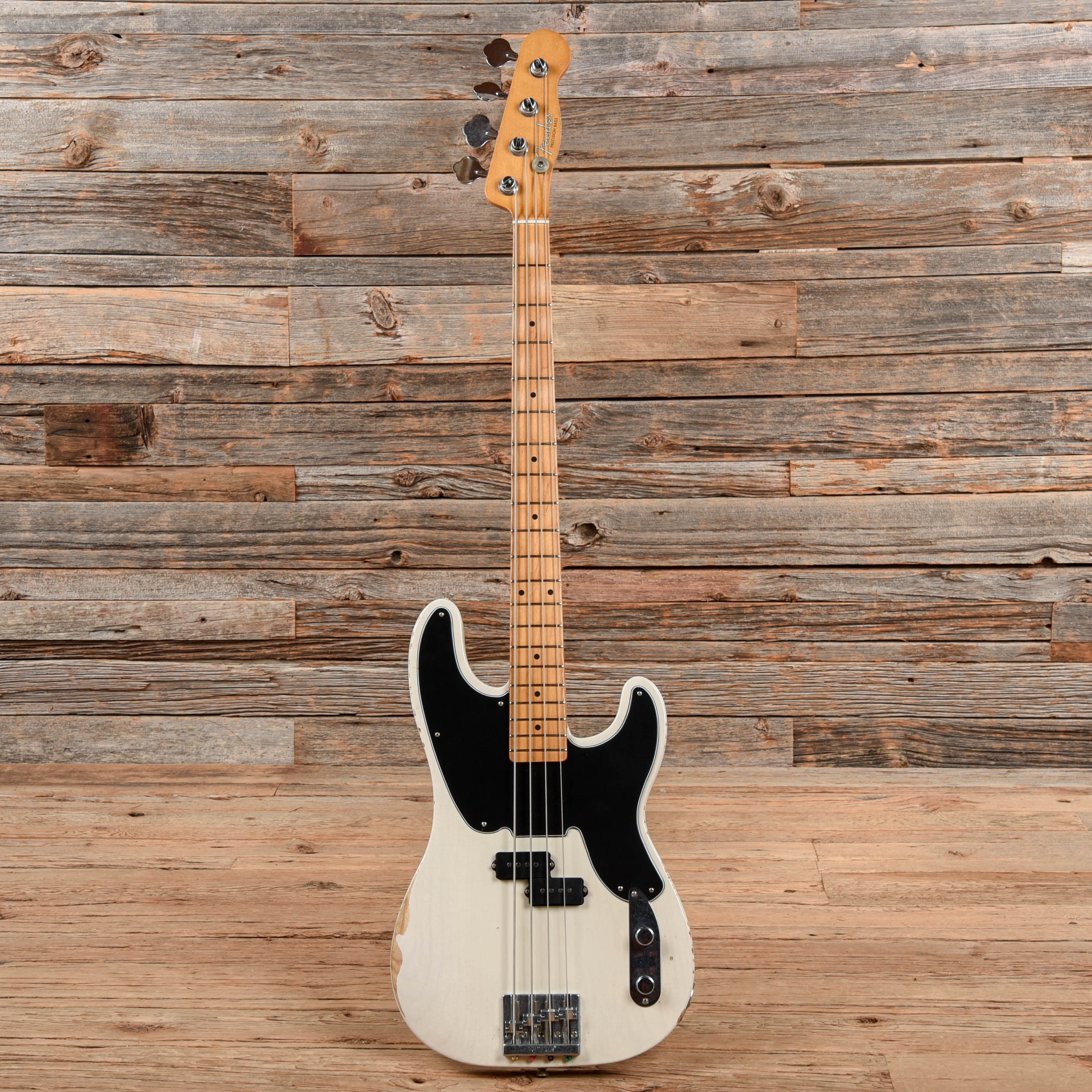 Mike Dirnt Road Worn® Precision Bass® Fender Mike Dirnt Road Worn Precision Bass White Blonde