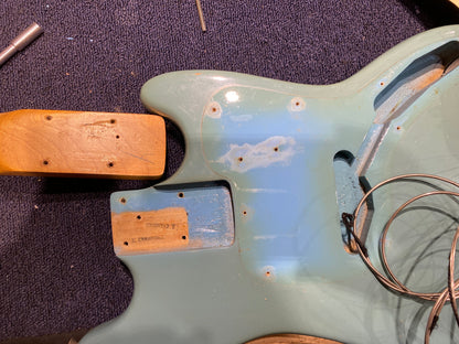 Fender Music Master Bass Blue 1971 Bass Guitars / 4-String