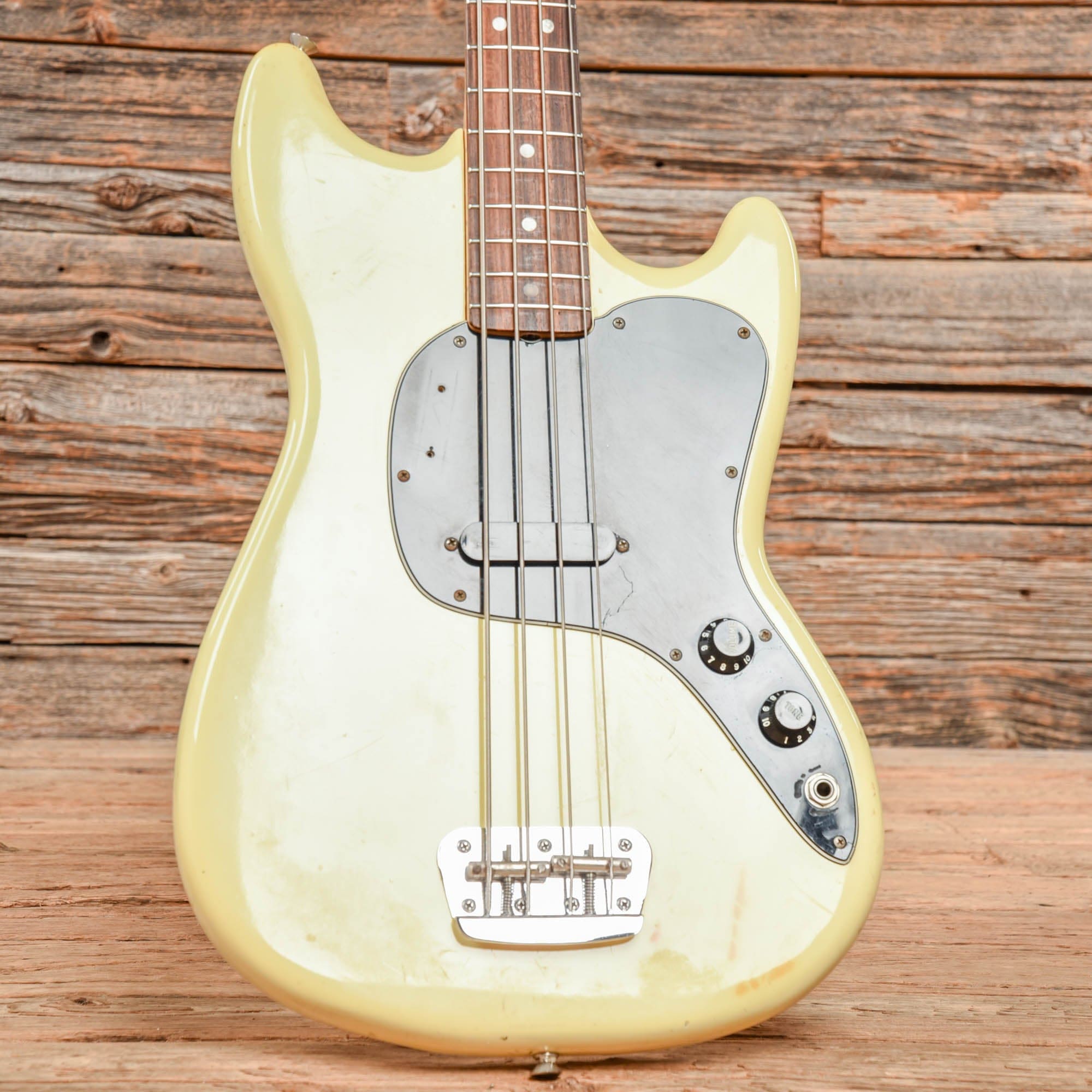 Fender Musicmaster Bass Olympic White 1978 Bass Guitars / 4-String