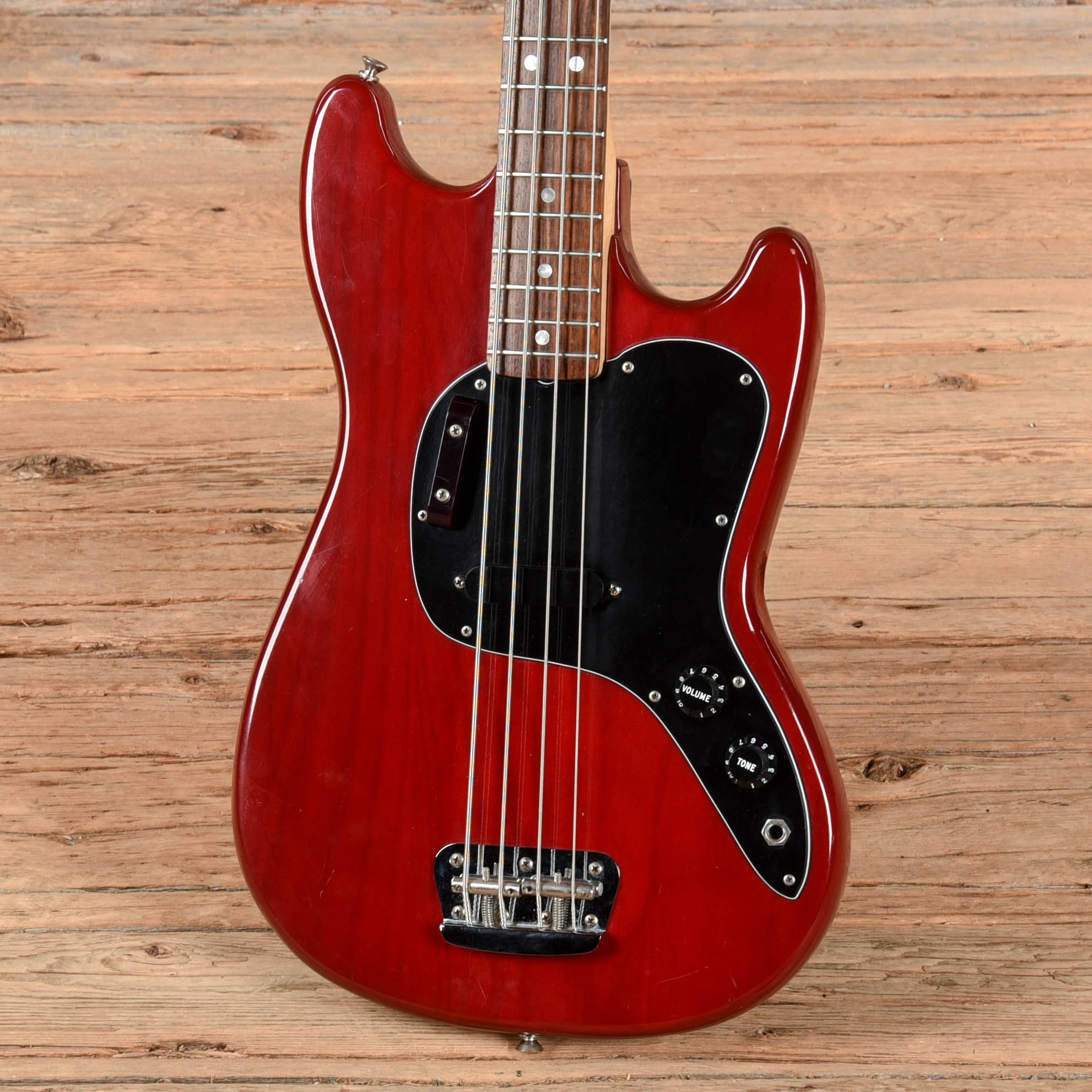 Fender Musicmaster Bass Red 1978 Bass Guitars / 4-String