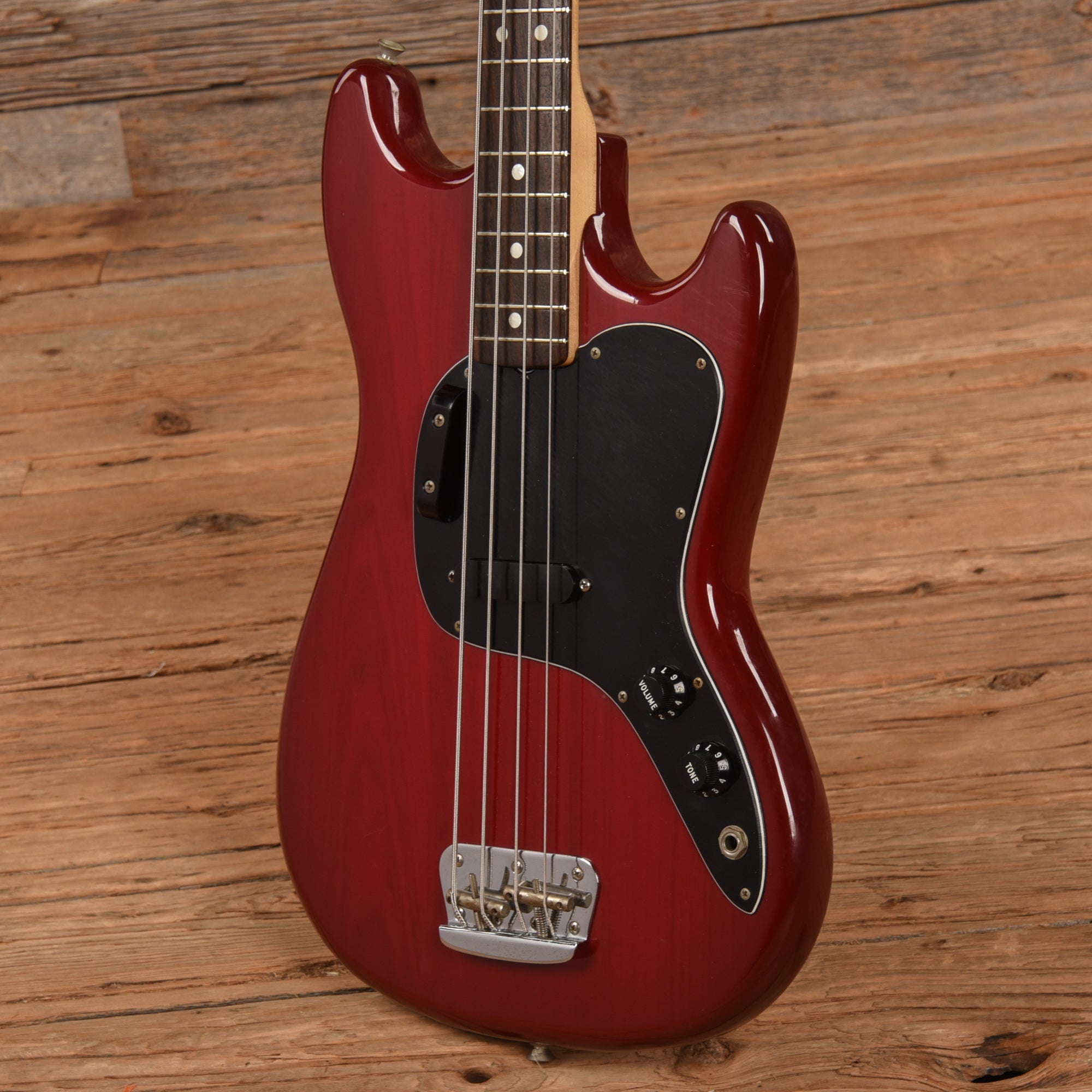 Fender Musicmaster Bass Wine Red 1981 Bass Guitars / 4-String
