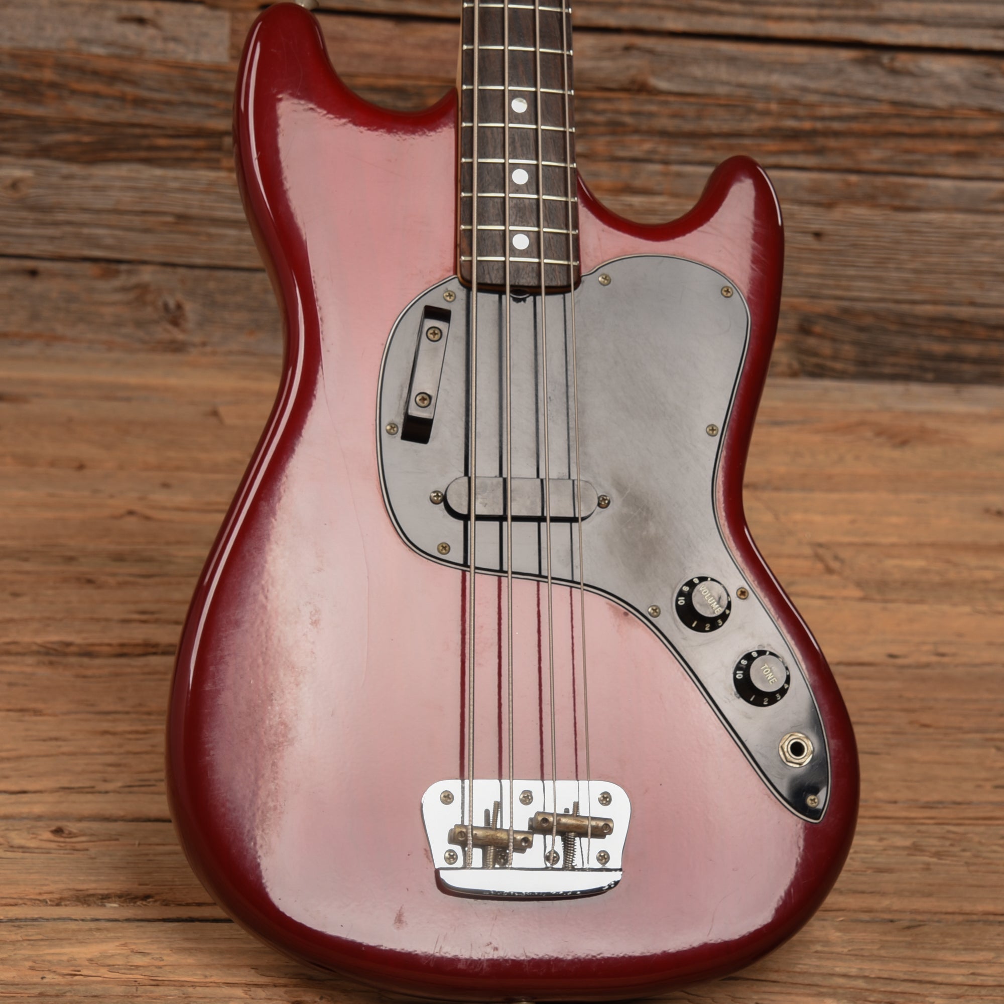 Fender Musicmaster Bass Wine Red 1981 Bass Guitars / 4-String