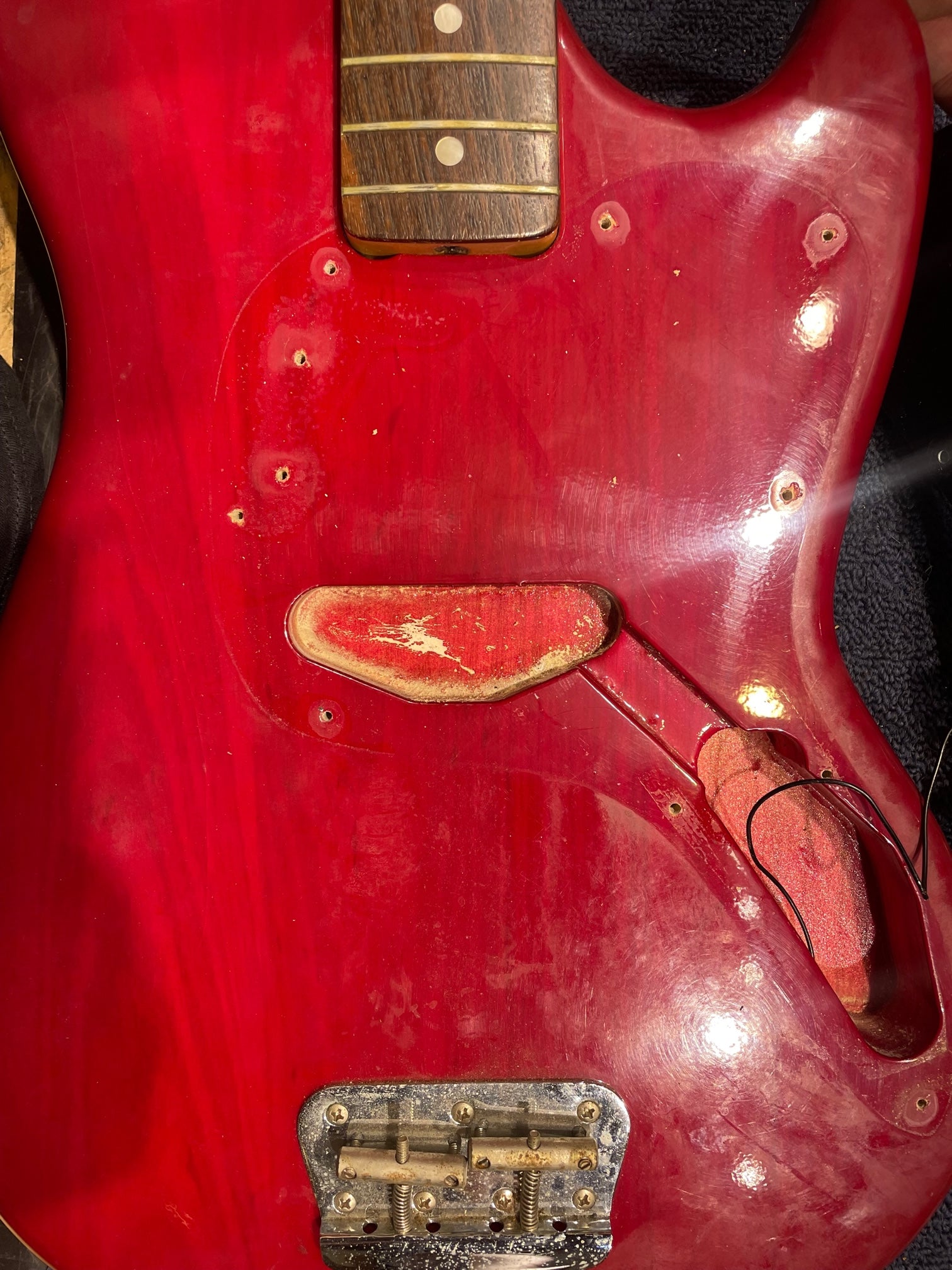 Fender Musicmaster Bass Wine Red 1981 Bass Guitars / 4-String