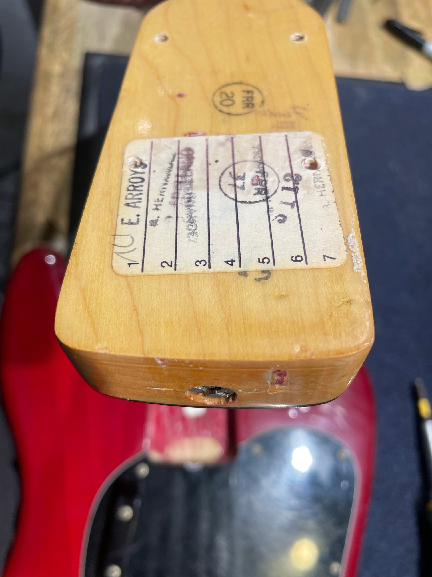 Fender Musicmaster Bass Wine Red 1981 Bass Guitars / 4-String