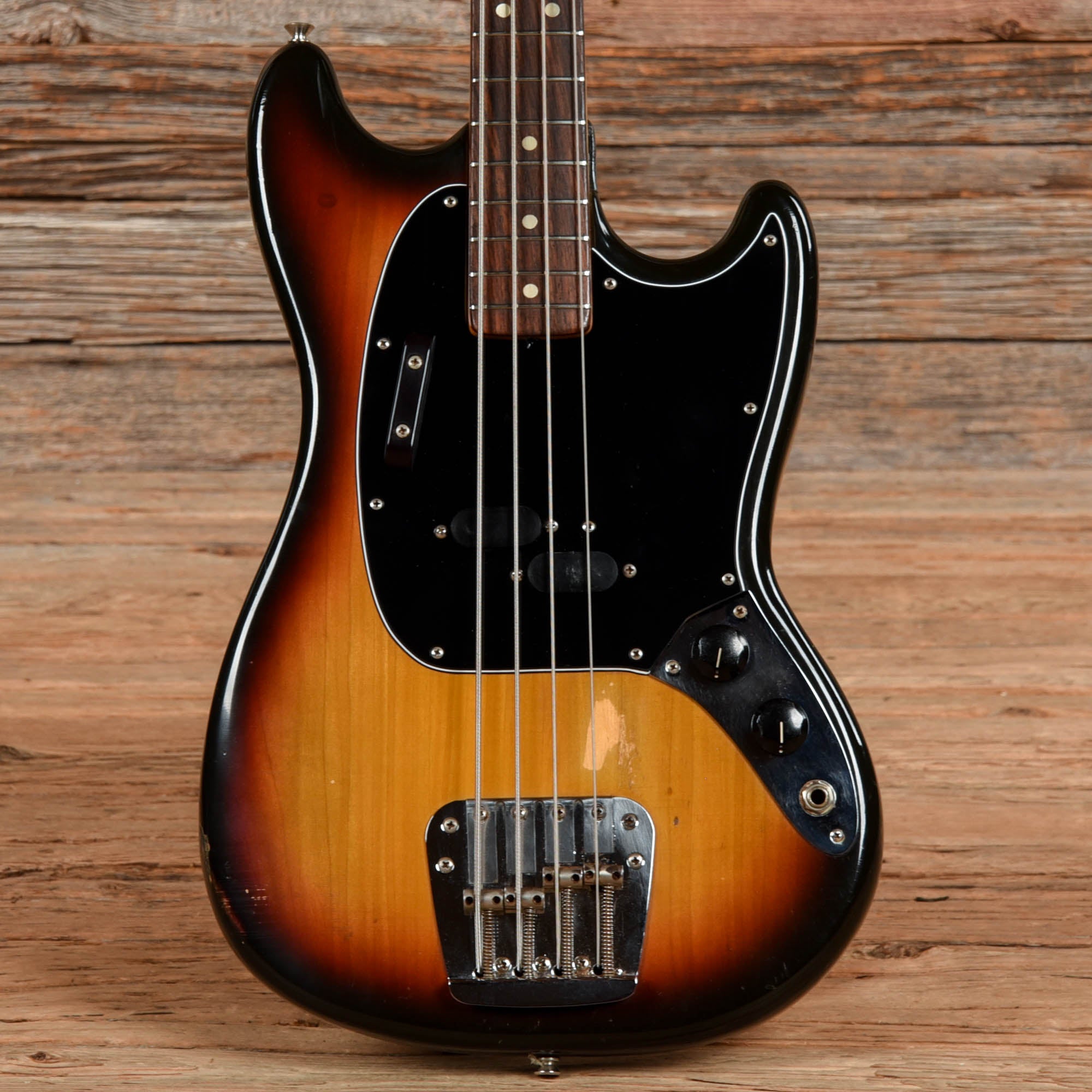 Fender Mustang Bass Sunburst 1974 – Chicago Music Exchange
