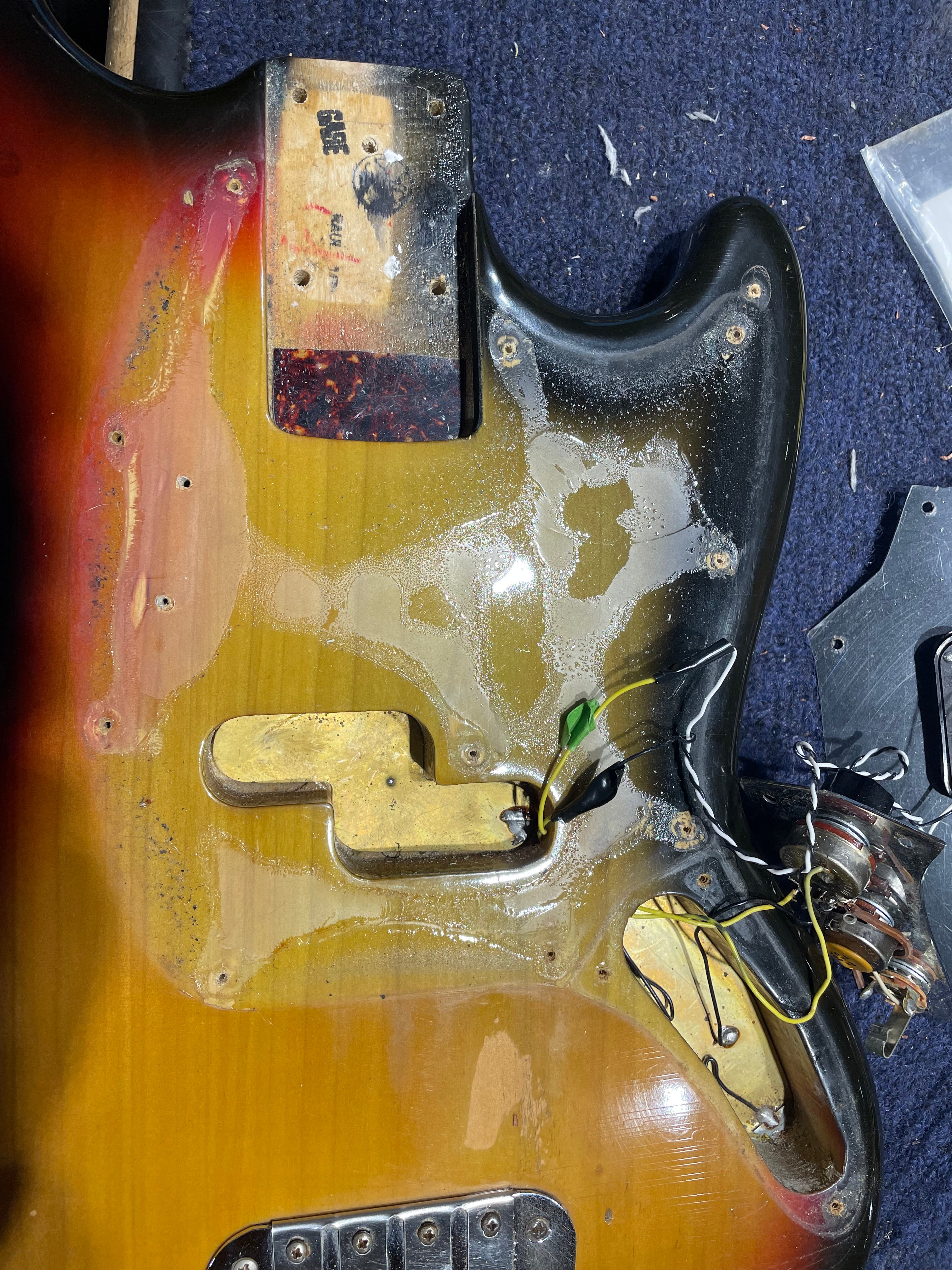 Fender Mustang Bass Sunburst 1974 – Chicago Music Exchange