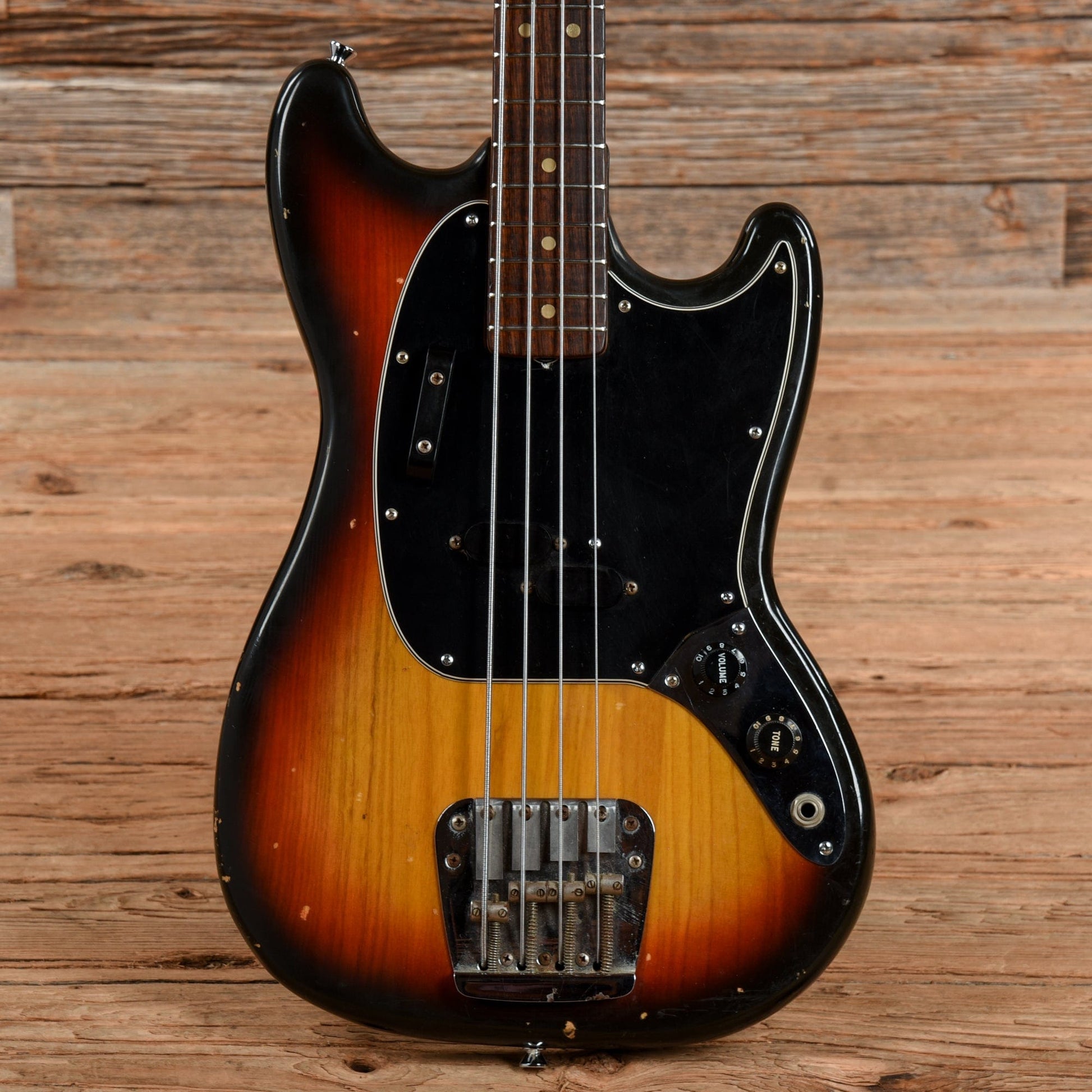 Fender Mustang Bass Sunburst 1977 Bass Guitars / 4-String