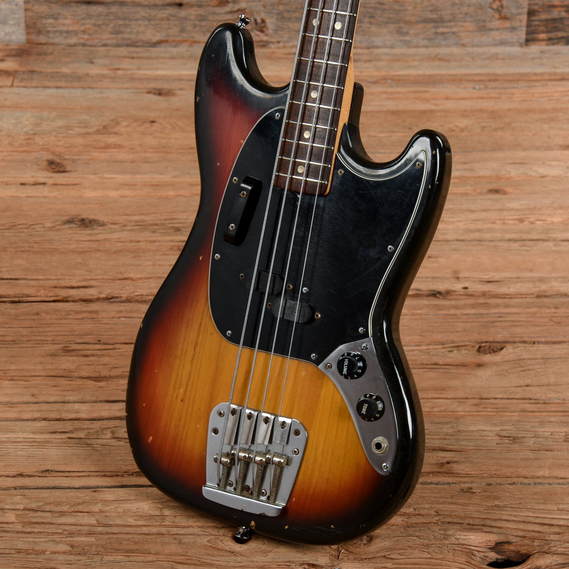 Fender Mustang Bass Sunburst 1977 Bass Guitars / 4-String