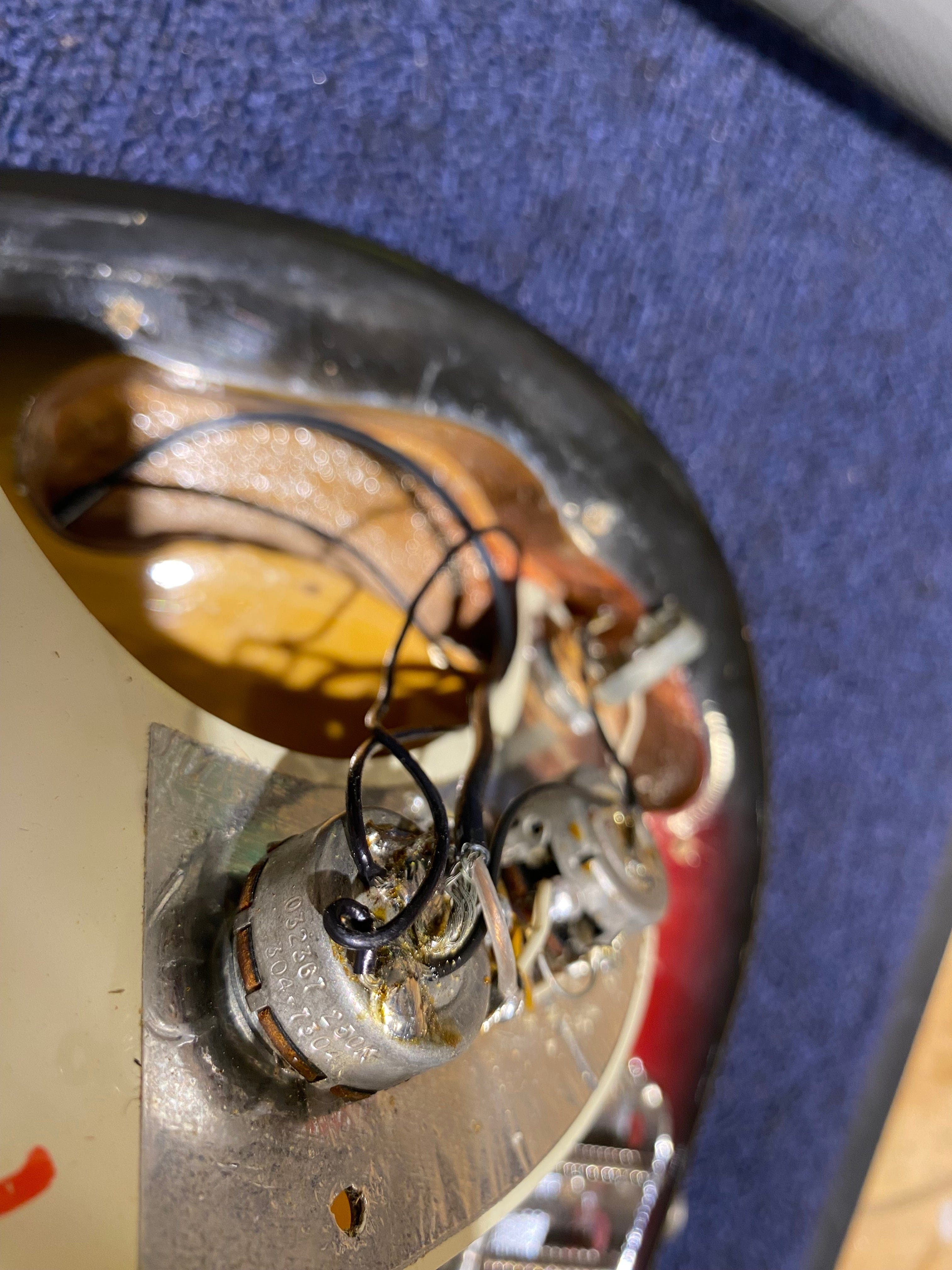 Fender Precision Bass 3-Color Sunburst 1973 Bass Guitars / 4-String