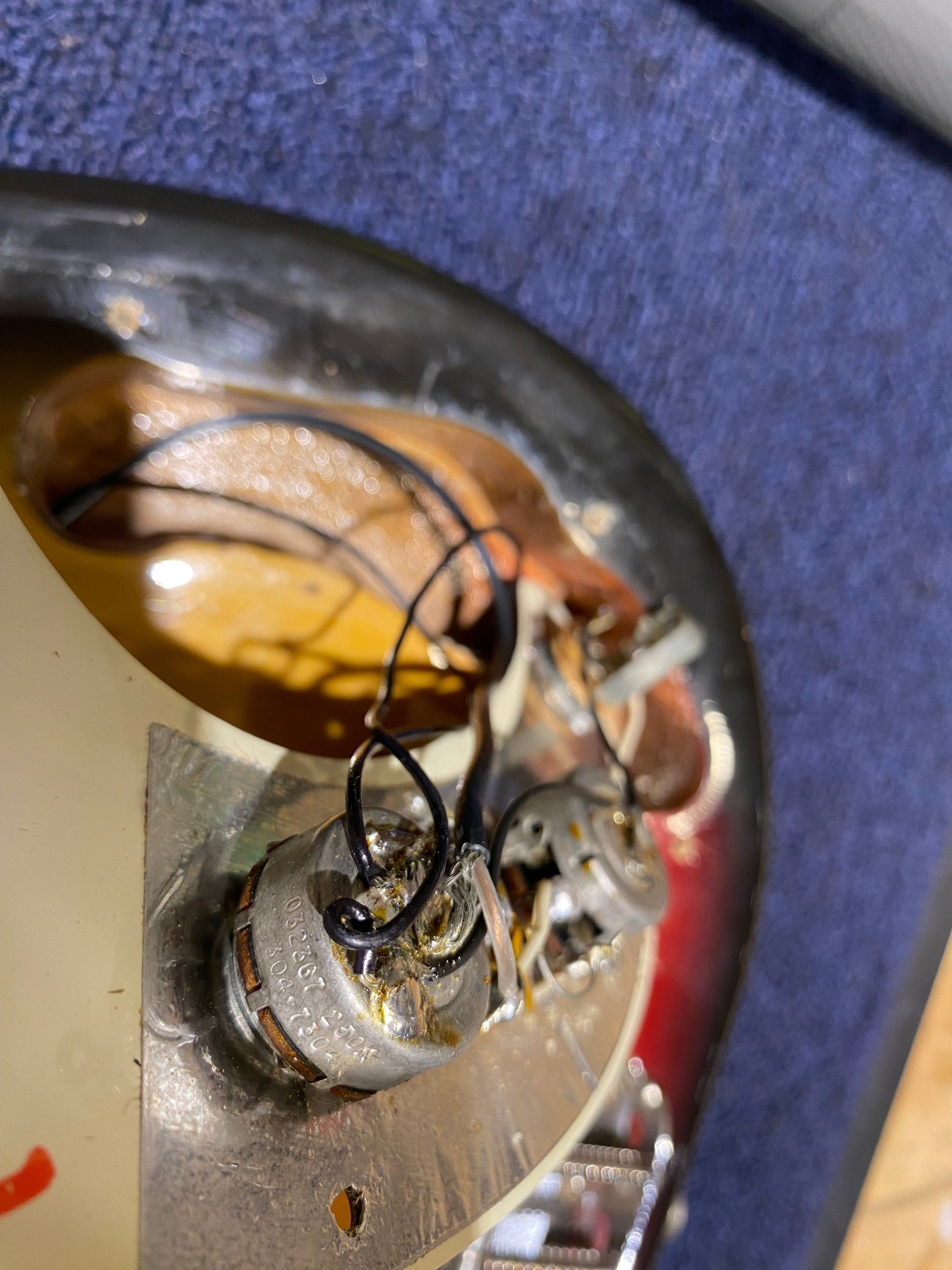 Fender Precision Bass 3-Color Sunburst 1973 Bass Guitars / 4-String