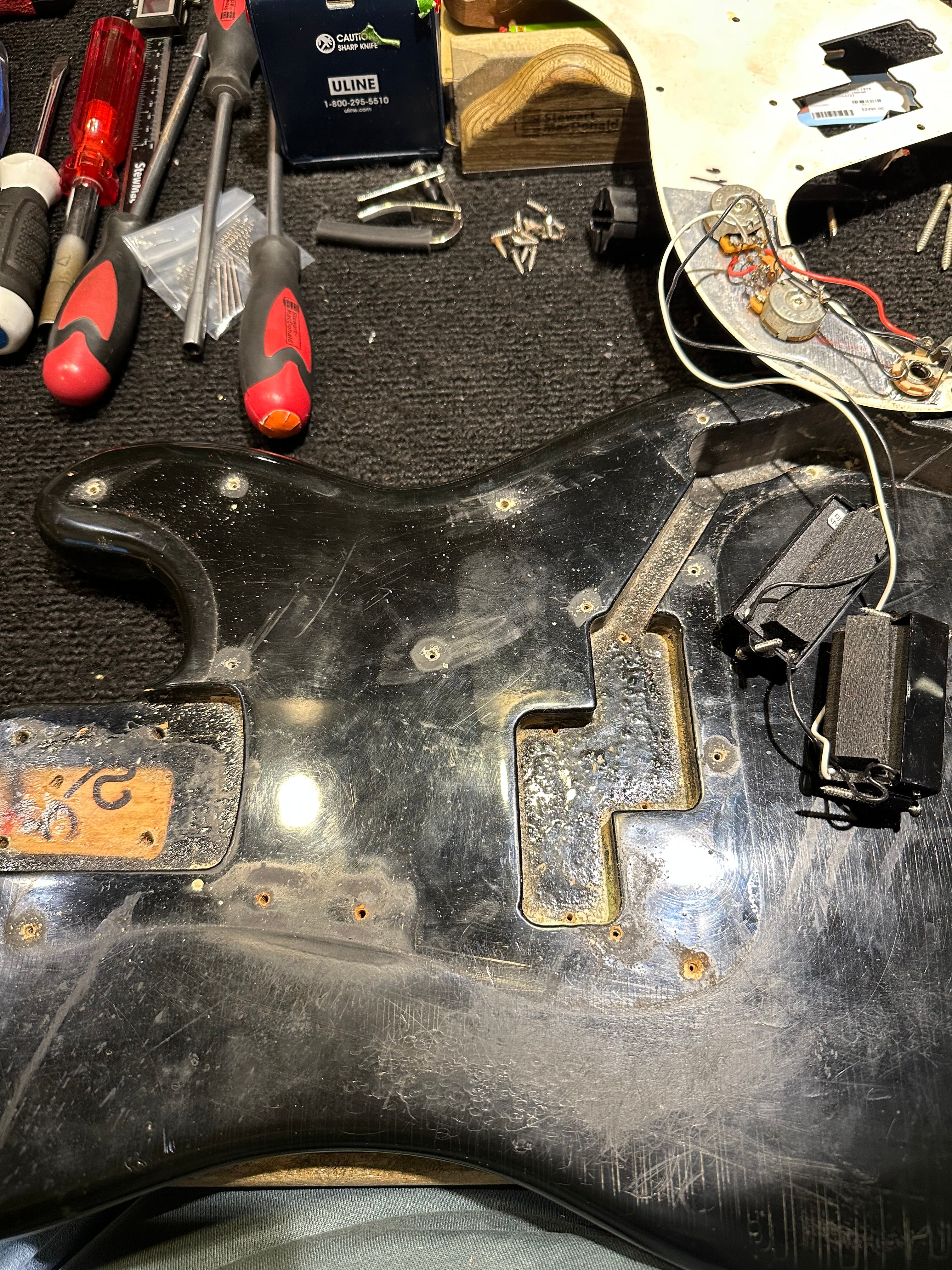 Fender Precision Bass Black 1974 Bass Guitars / 4-String