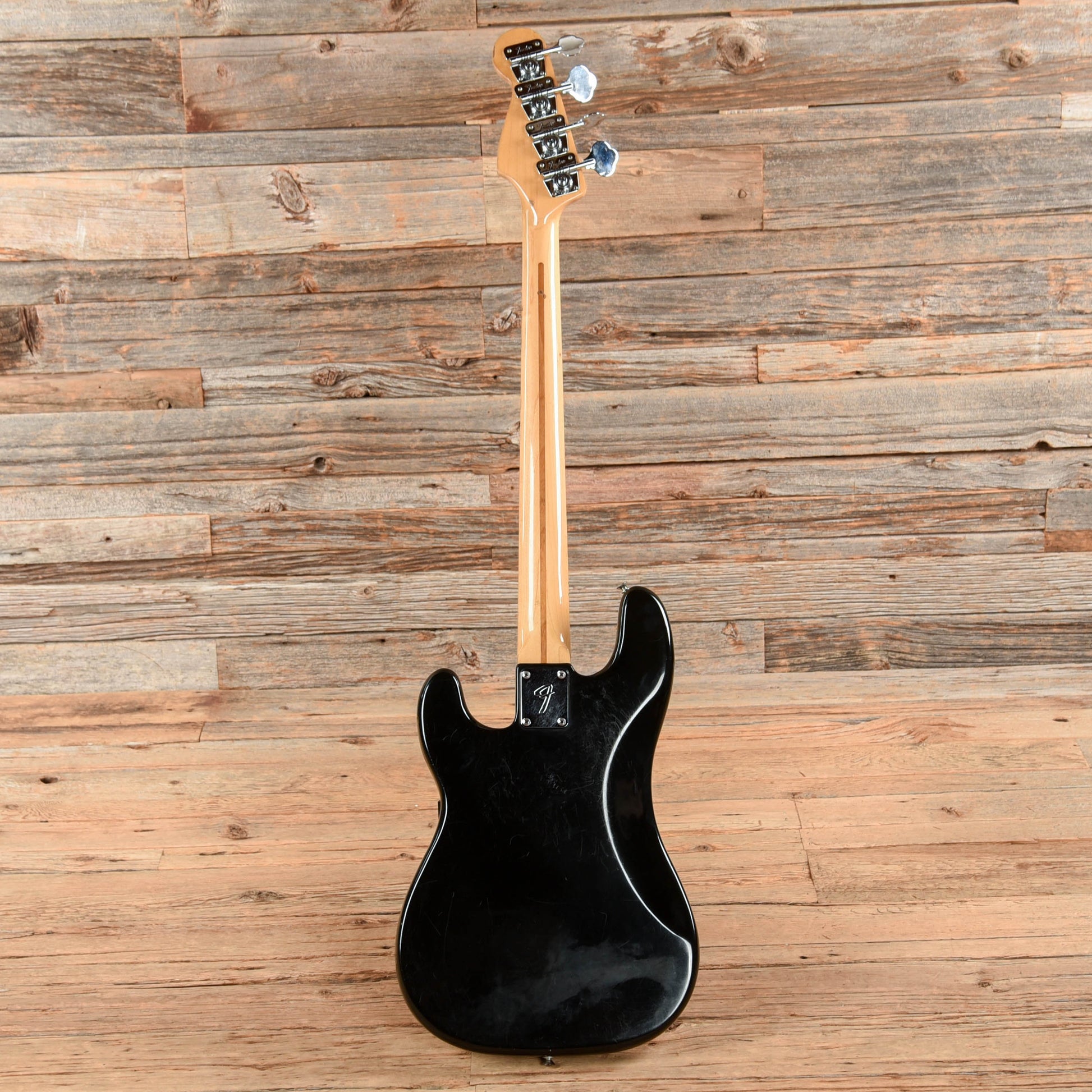 Fender Precision Bass Black 1977 Bass Guitars / 4-String
