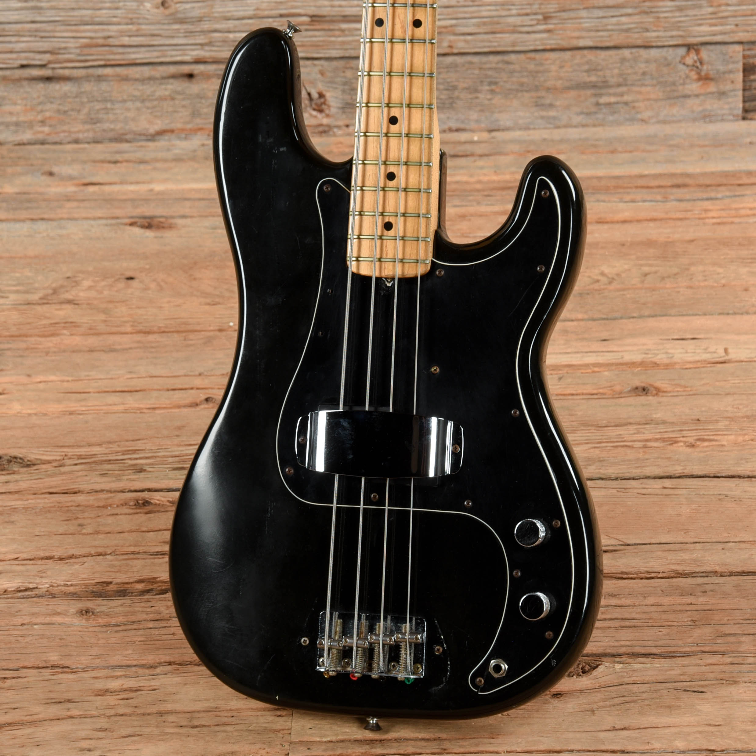 Fender Precision Bass Black 1977 Bass Guitars / 4-String