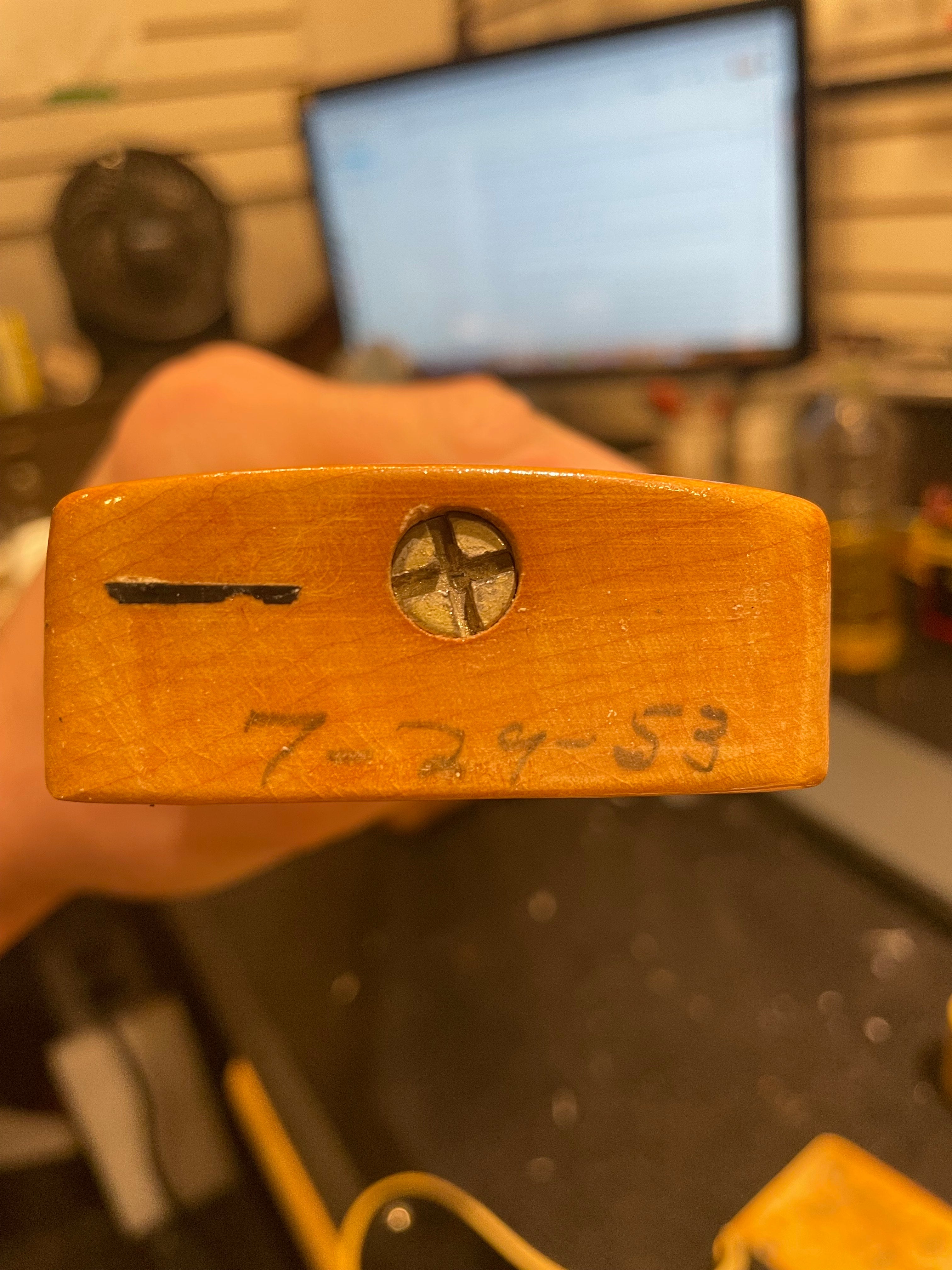 Fender Precision Bass Butterscotch Blonde 1953 Bass Guitars / 4-String