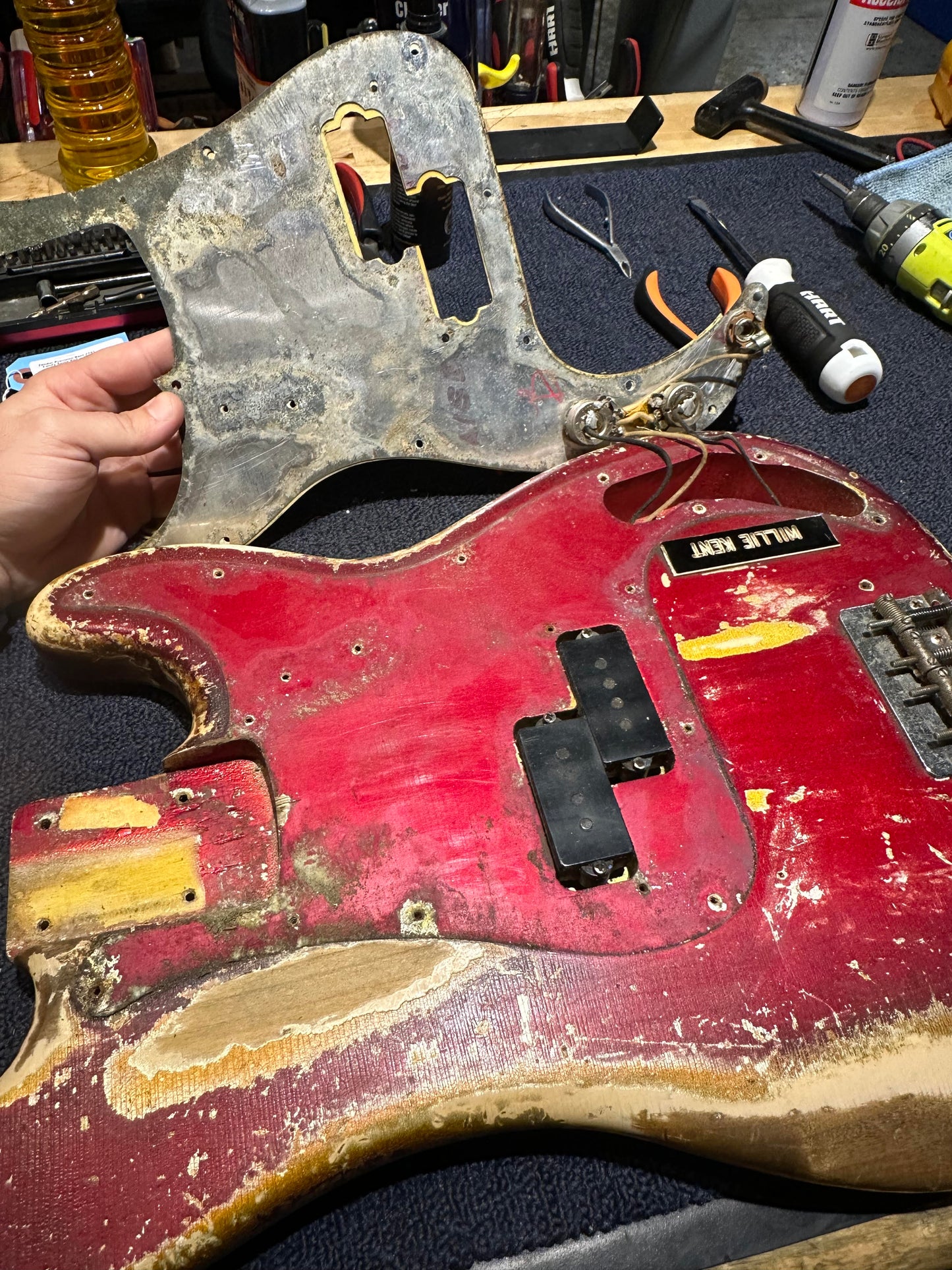 Fender Precision Bass Candy Apple Red 1965 Bass Guitars / 4-String