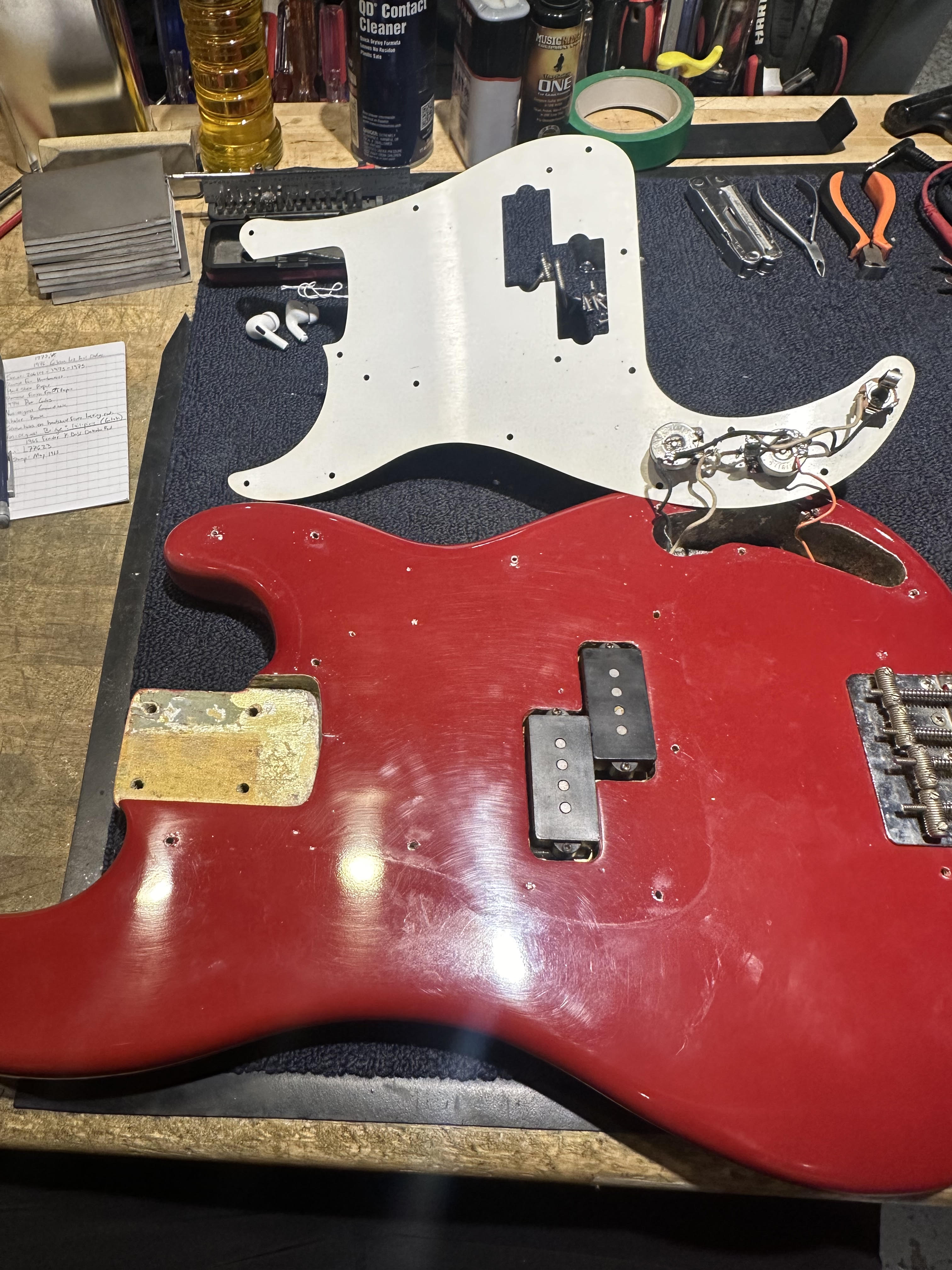 Fender Precision Bass Dakota Red Refin 1965 – Chicago Music Exchange