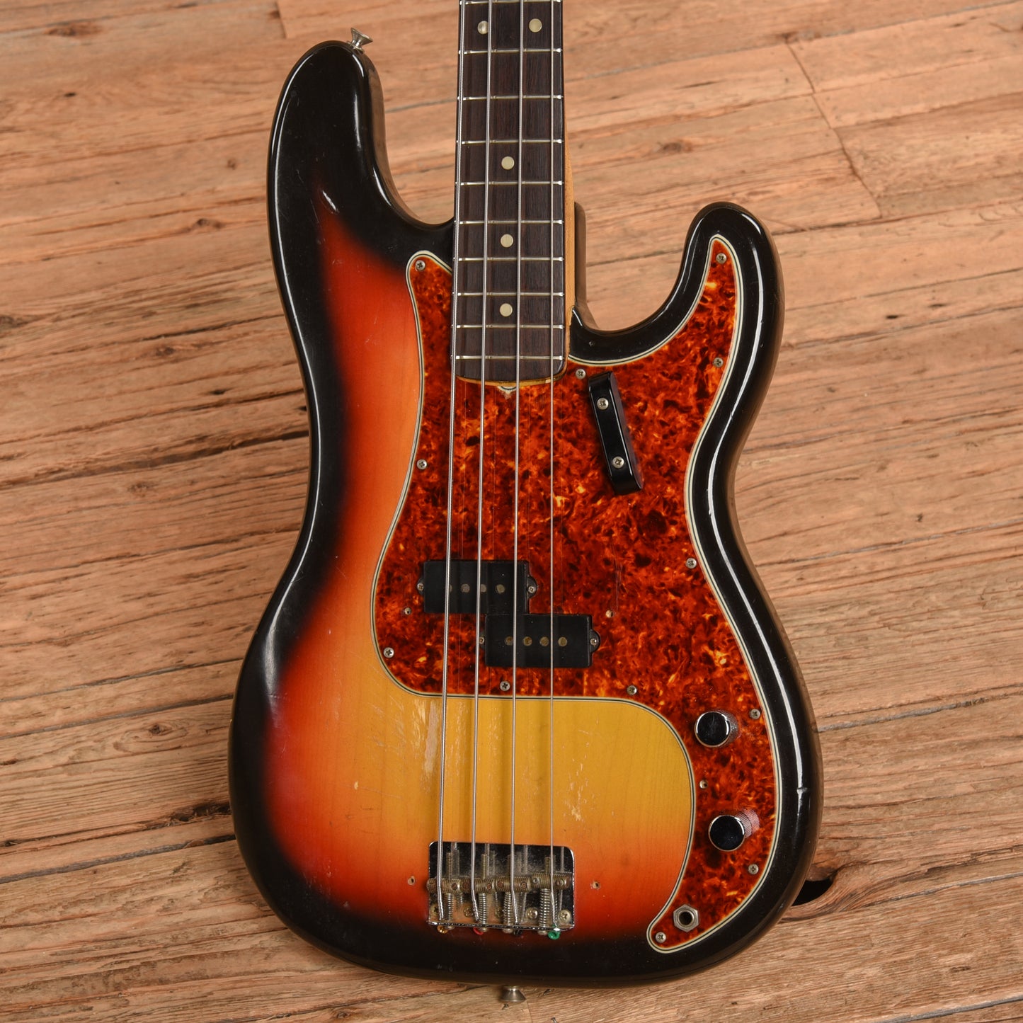 Fender Precision Bass Sunburst 1965 Bass Guitars / 4-String