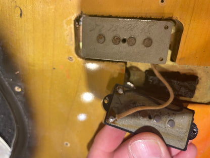 Fender Precision Bass Sunburst 1965 Bass Guitars / 4-String