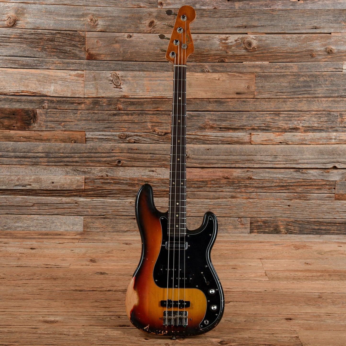 Fender Precision Bass Sunburst 1967 Bass Guitars / 4-String