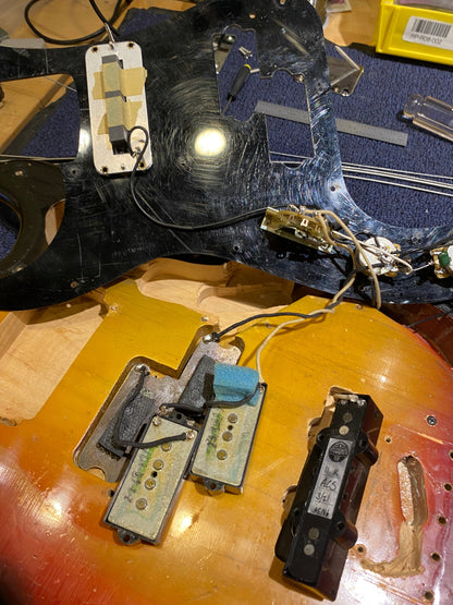 Fender Precision Bass Sunburst 1967 Bass Guitars / 4-String