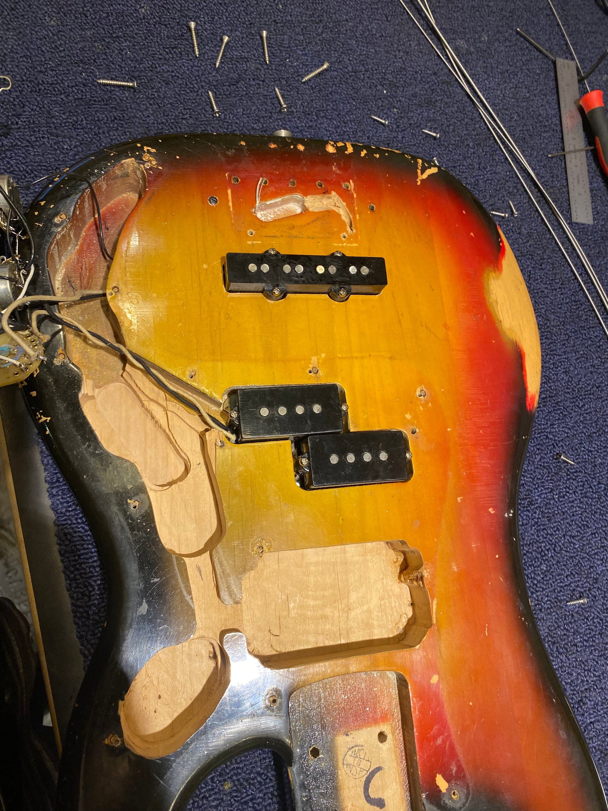 Fender Precision Bass Sunburst 1967 Bass Guitars / 4-String