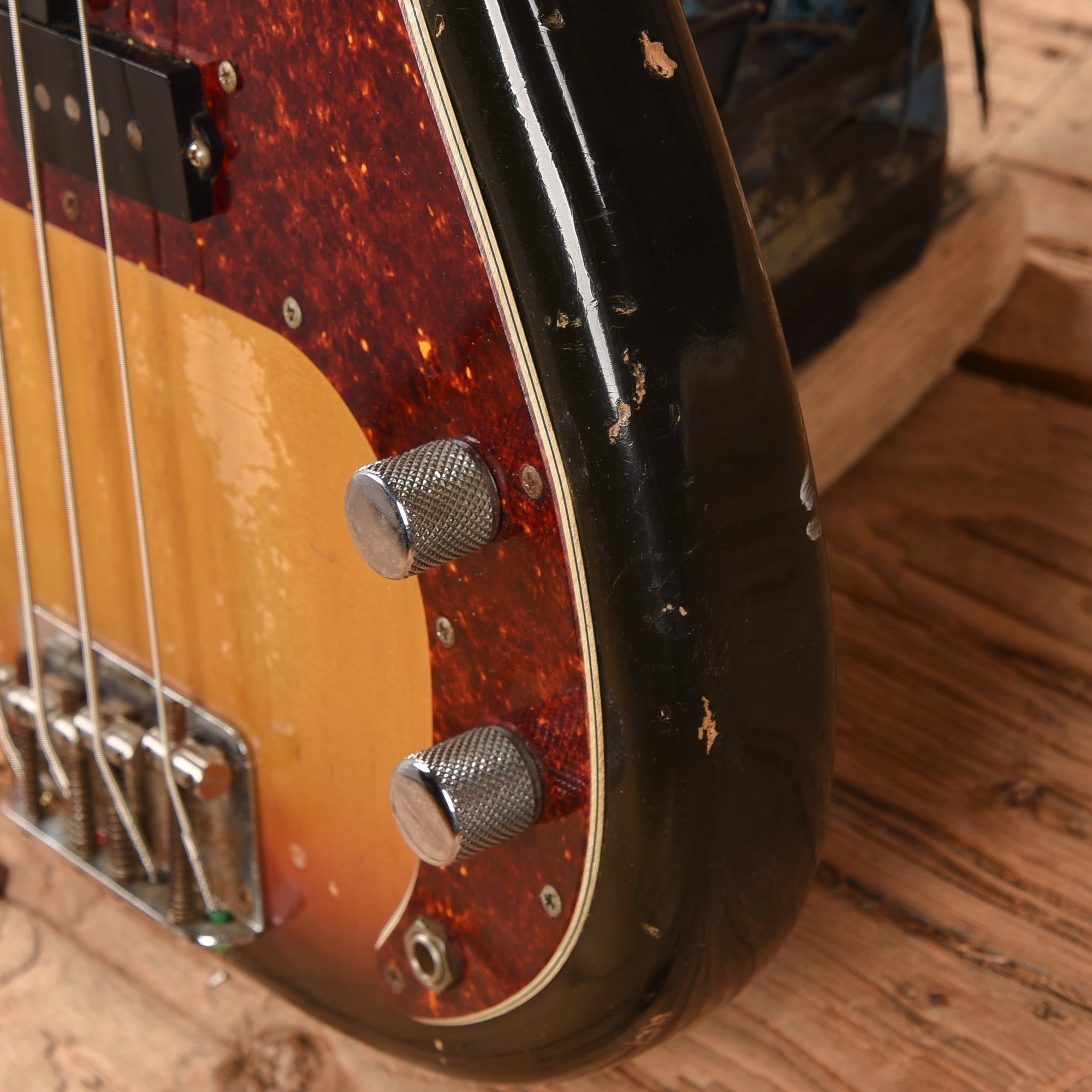 Fender Precision Bass Sunburst 1970 Bass Guitars / 4-String