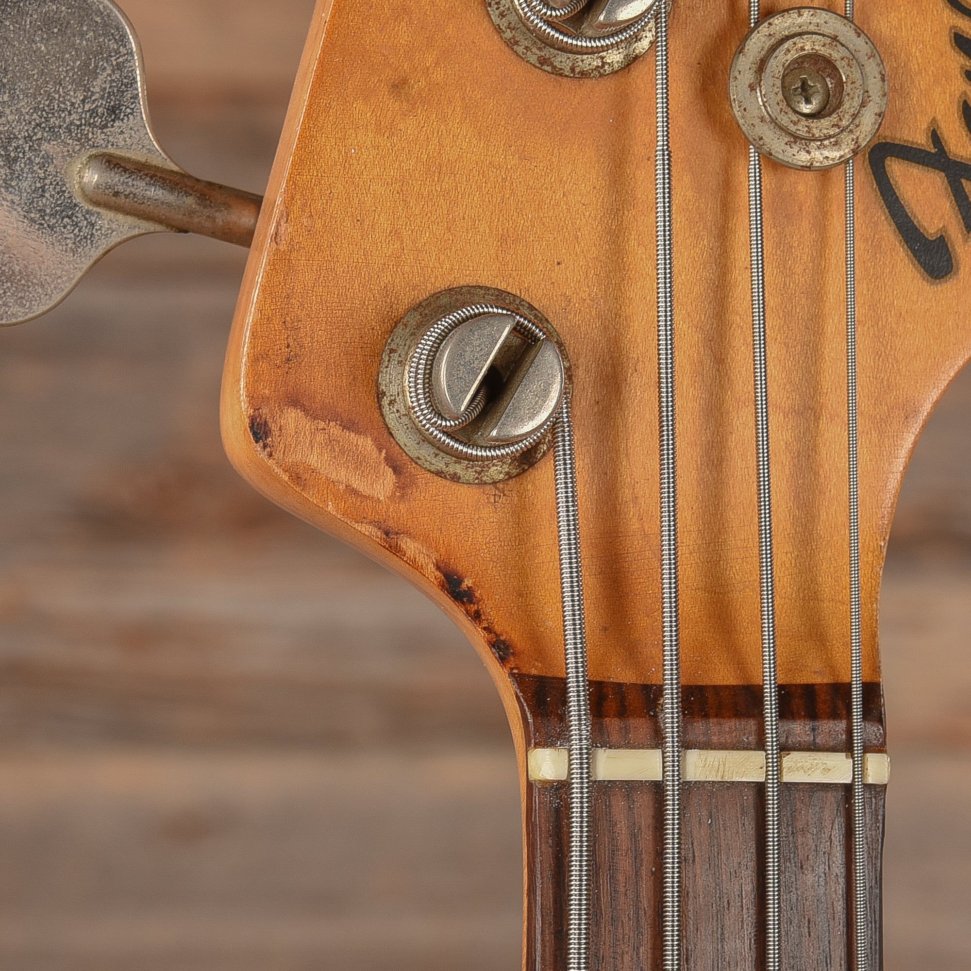 Fender Precision Bass Sunburst 1970 Bass Guitars / 4-String