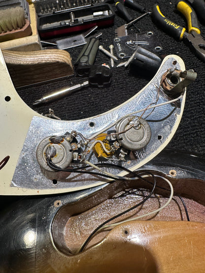 Fender Precision Bass Sunburst 1972 Bass Guitars / 4-String