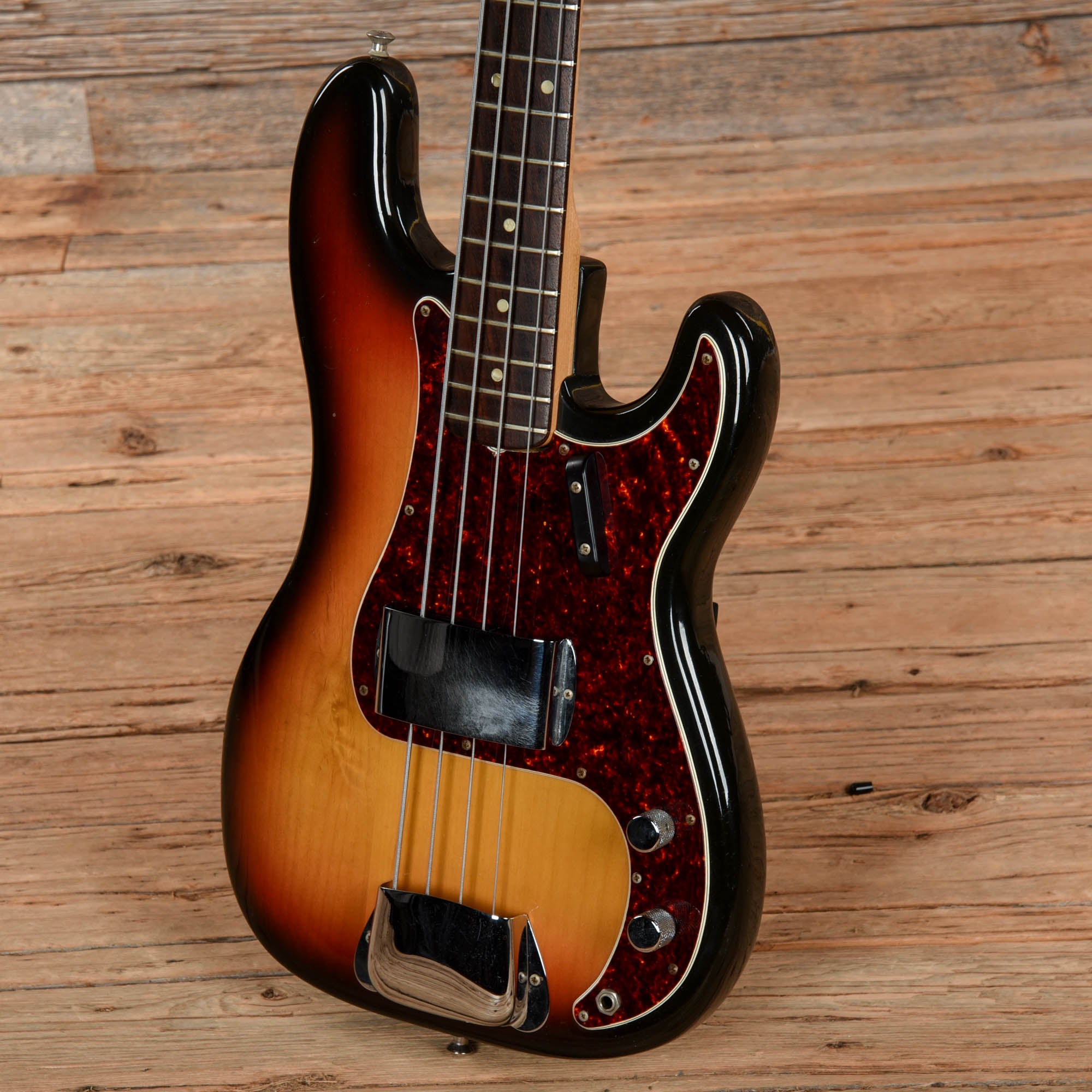 Fender Precision Bass Sunburst 1972 Bass Guitars / 4-String