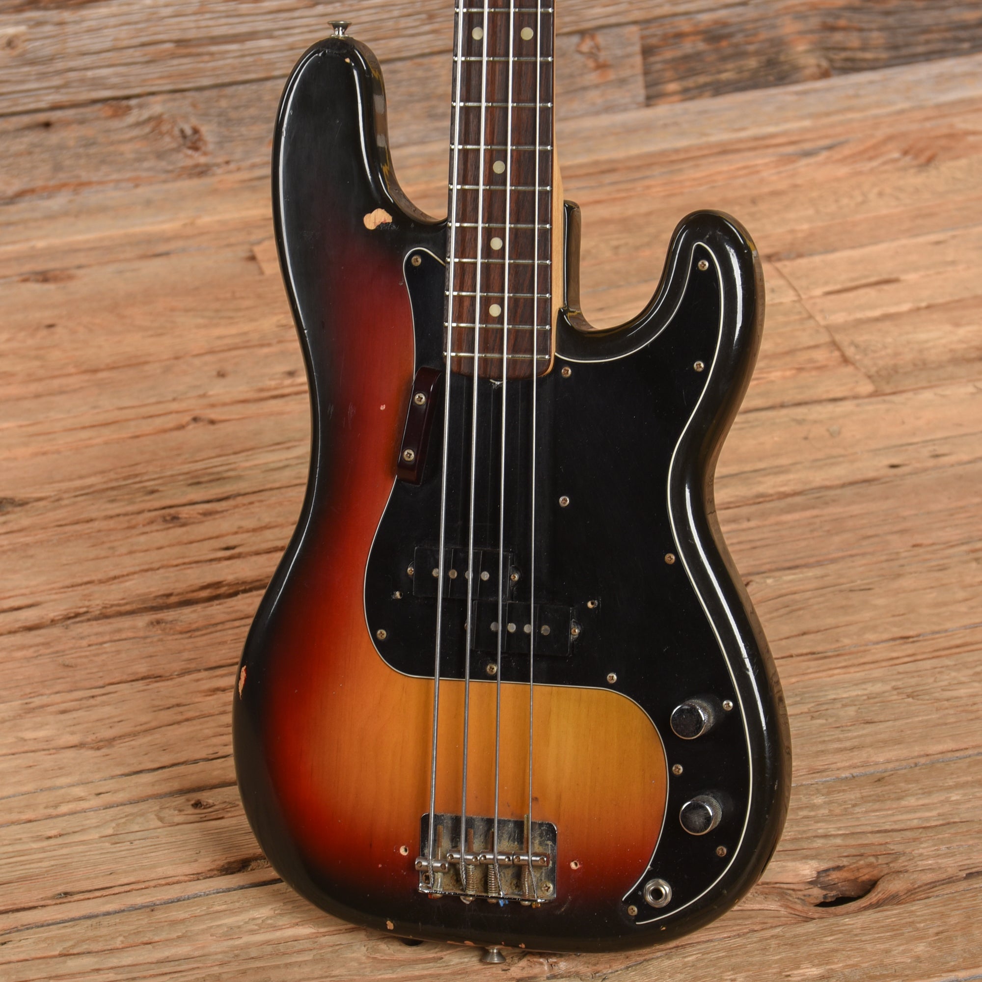 Fender Precision Bass Sunburst 1974 Bass Guitars / 4-String