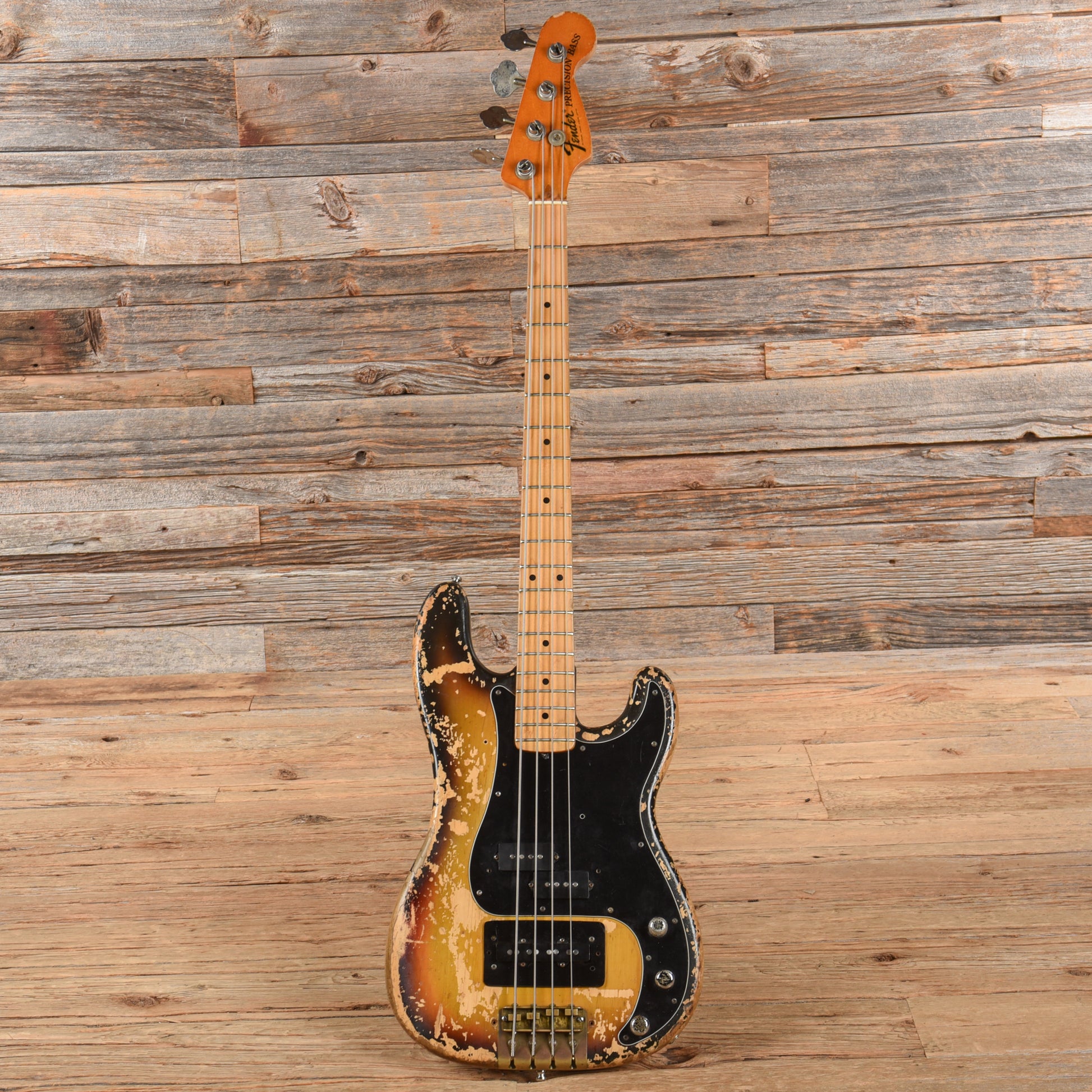 Fender Precision Bass Sunburst 1974 Bass Guitars / 4-String