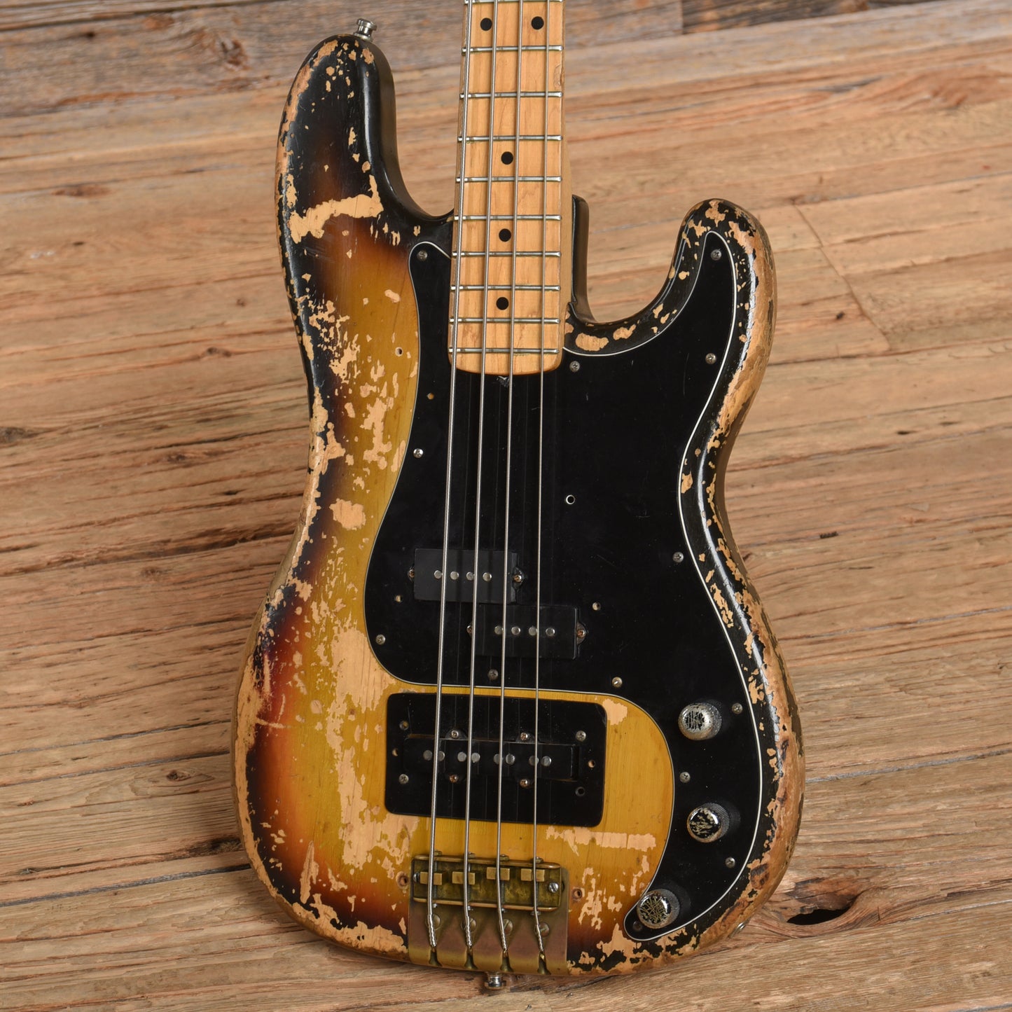 Fender Precision Bass Sunburst 1974 Bass Guitars / 4-String