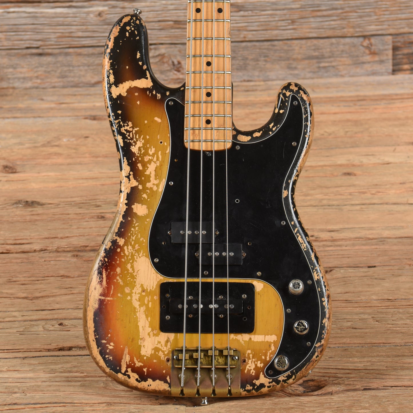 Fender Precision Bass Sunburst 1974 Bass Guitars / 4-String