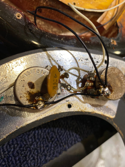 Fender Precision Bass Sunburst 1975 Bass Guitars / 4-String