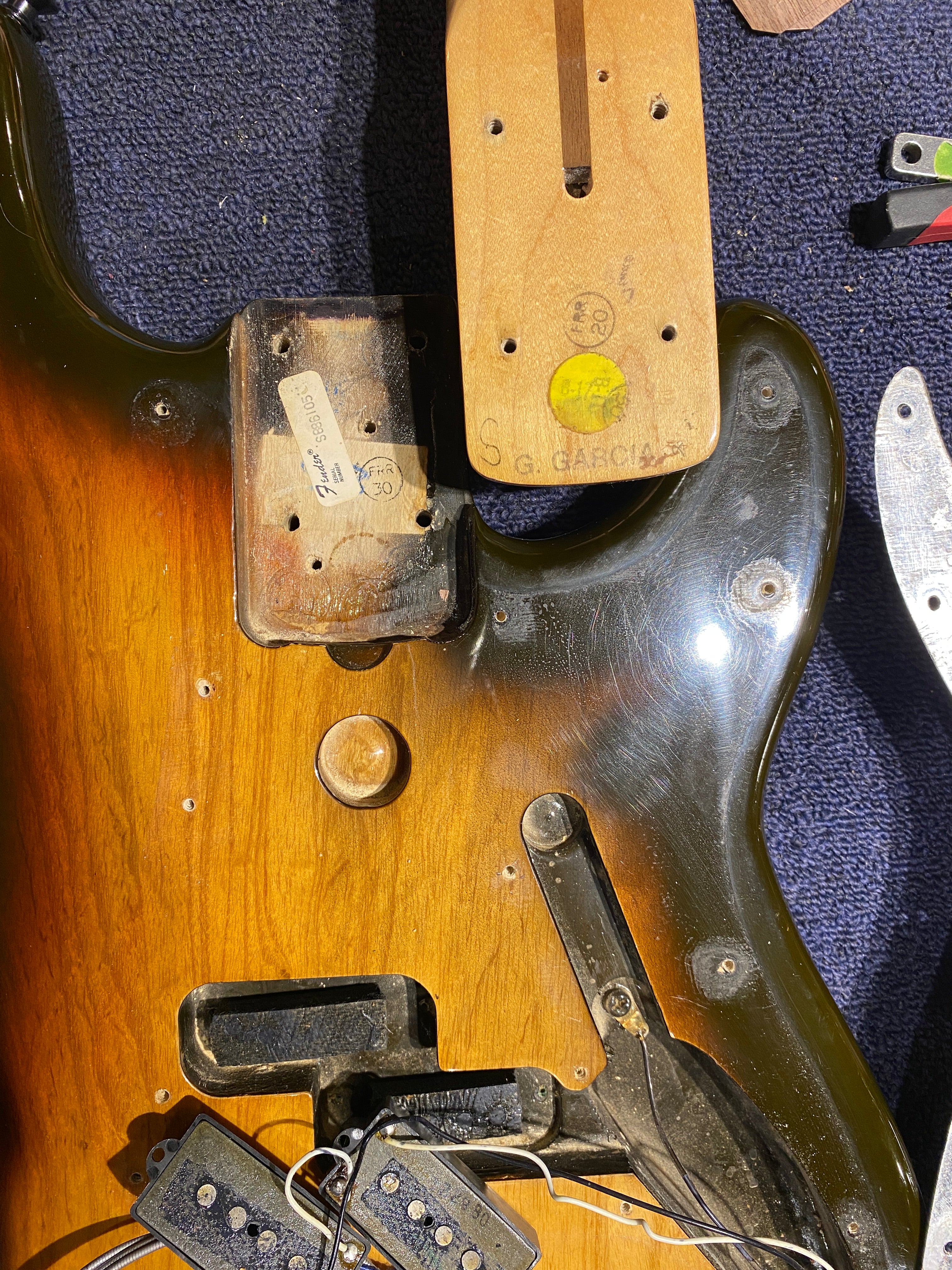 Fender Precision Bass Sunburst 1978 Bass Guitars / 4-String