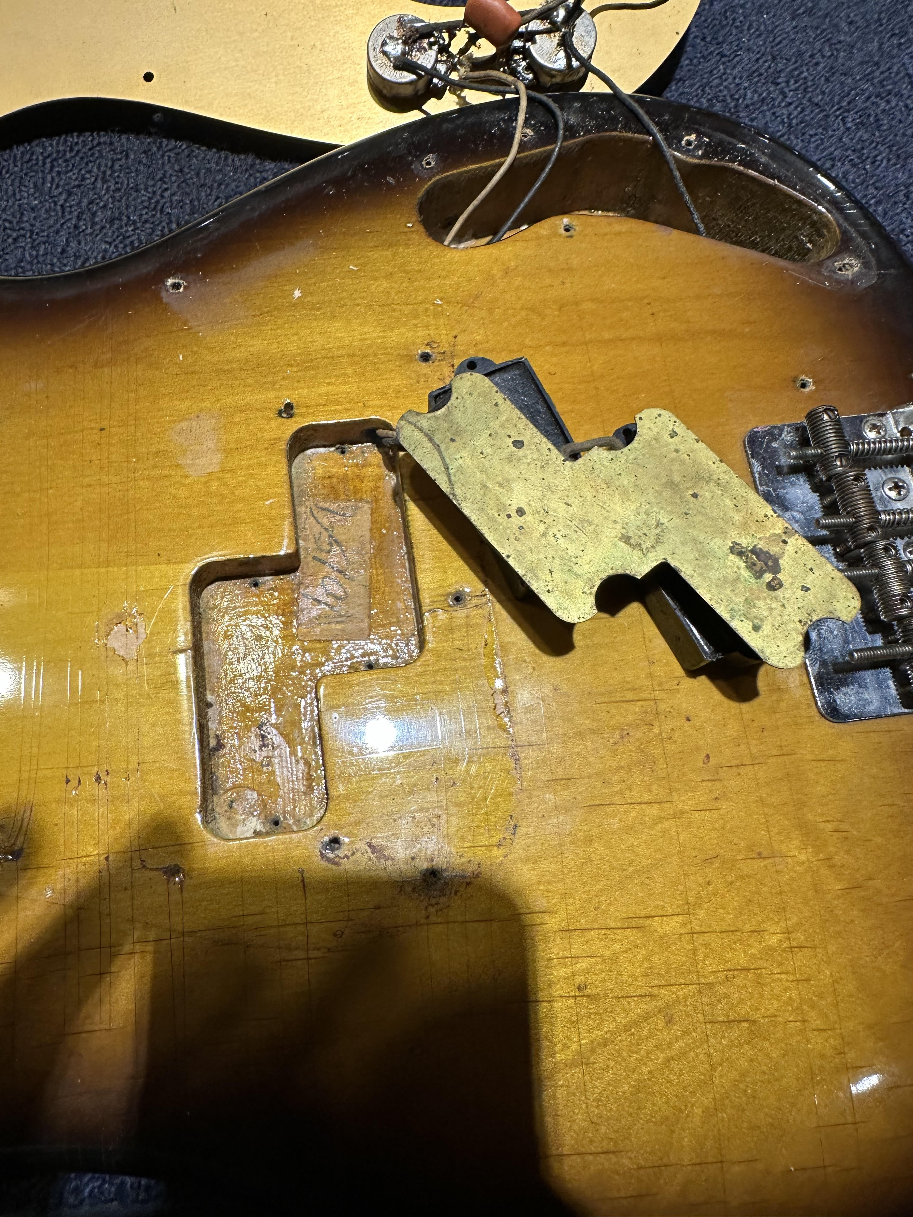 Fender Precision Bass Sunburst Refin 1959 Bass Guitars / 4-String