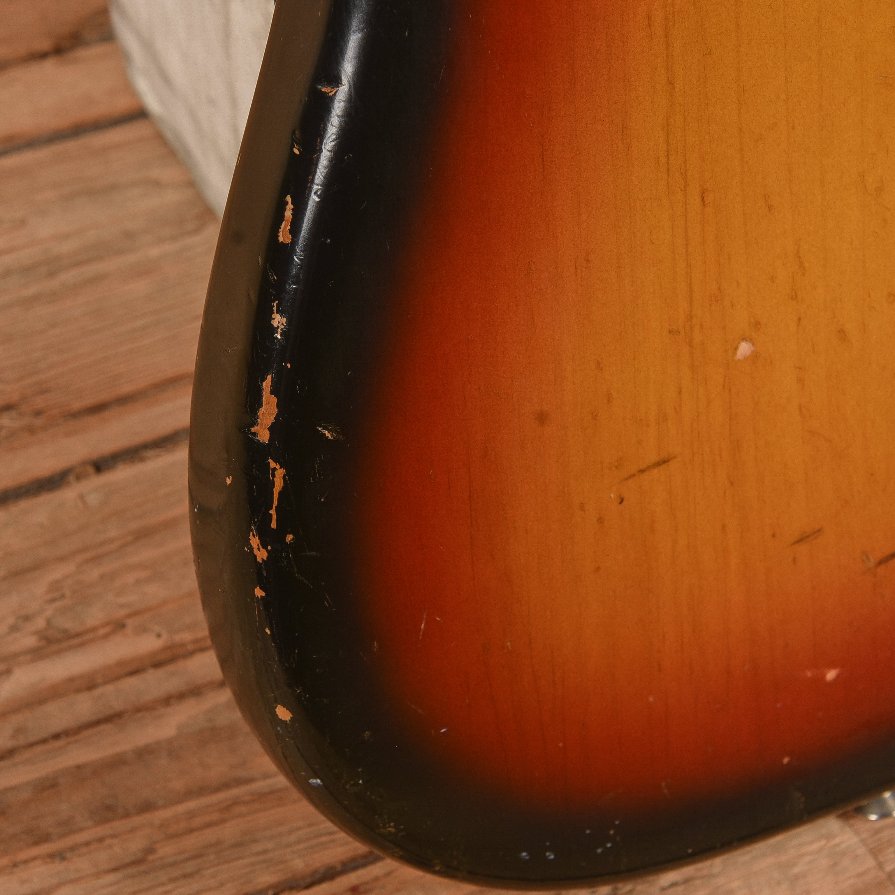 Fender Precision Bass w/Maple Cap Neck Sunburst 1970 Bass Guitars / 4-String