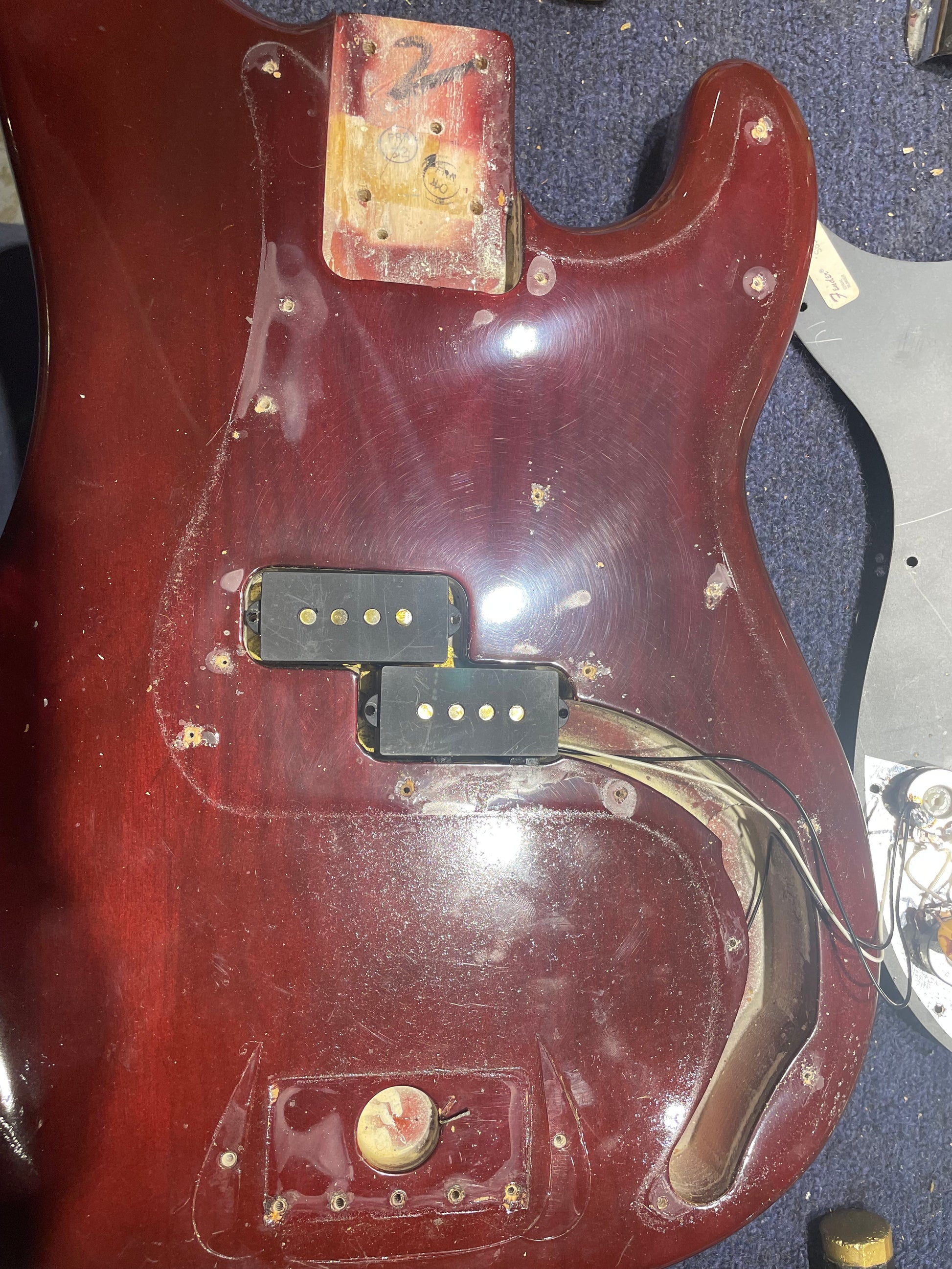 Fender Precision Bass Walnut 1978 Bass Guitars / 4-String