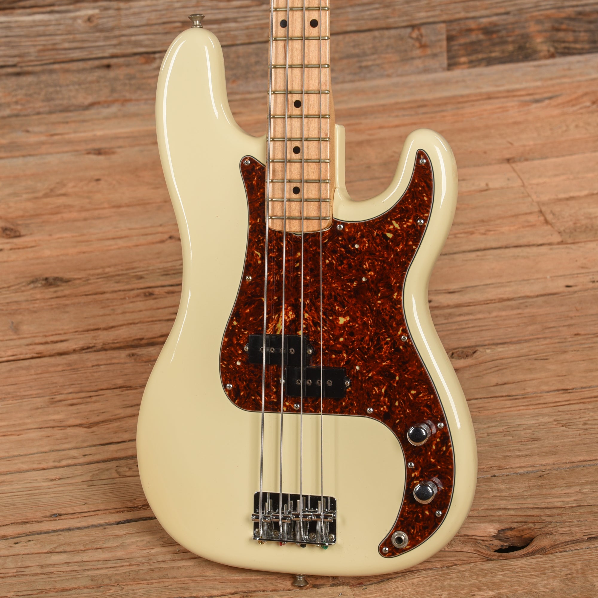 Fender Precision Bass White 1975 Bass Guitars / 4-String
