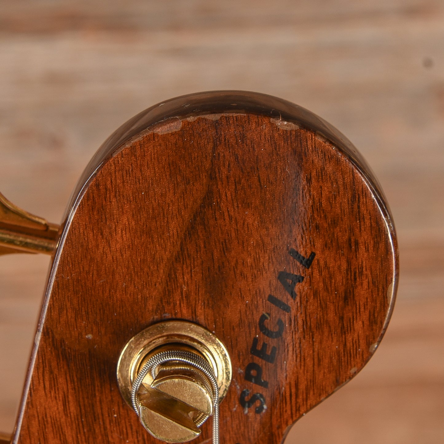 Fender Precision Special Walnut 1983 Bass Guitars / 4-String