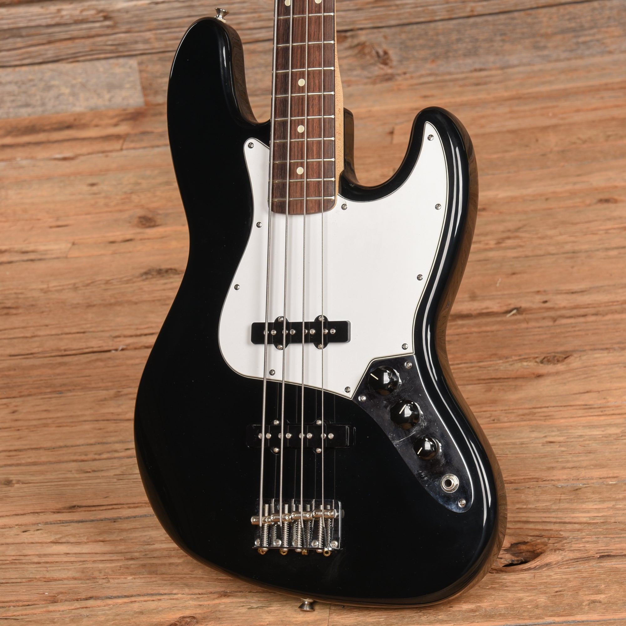 Fender Standard Bass Black 2004 Bass Guitars / 4-String