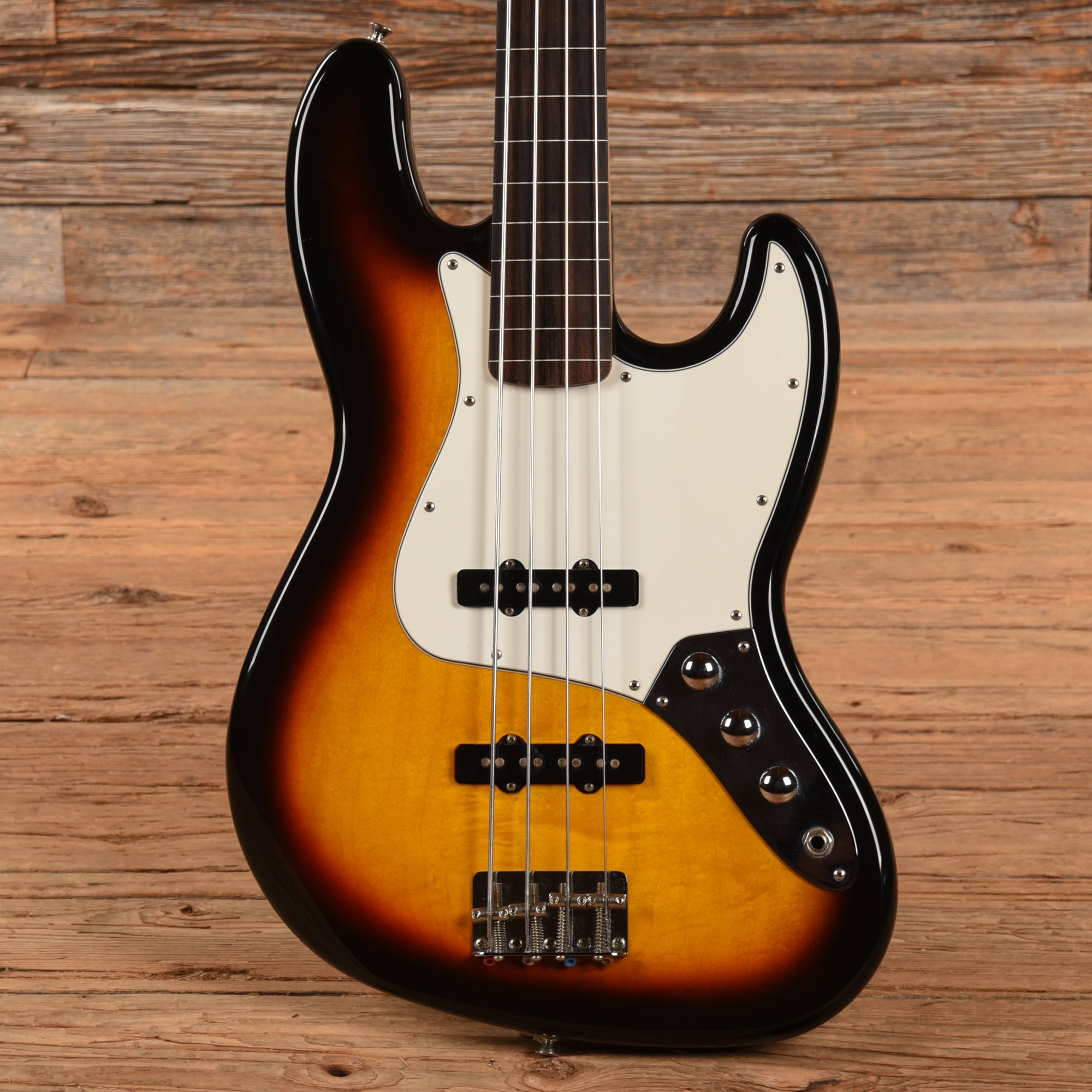 Fender Standard Jazz Bass Fretless Sunburst 2006 Bass Guitars / 4-String